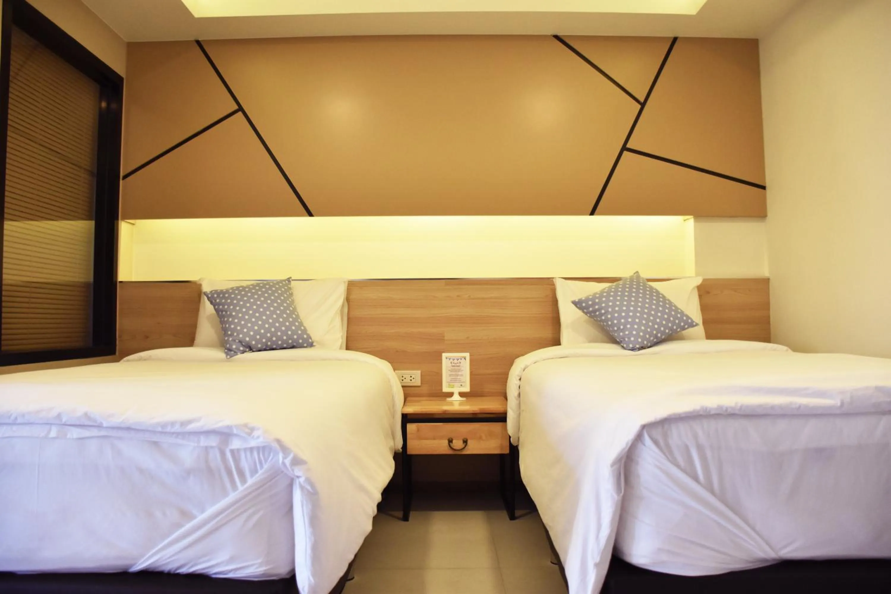 Day, Bed in TUCK Me iN