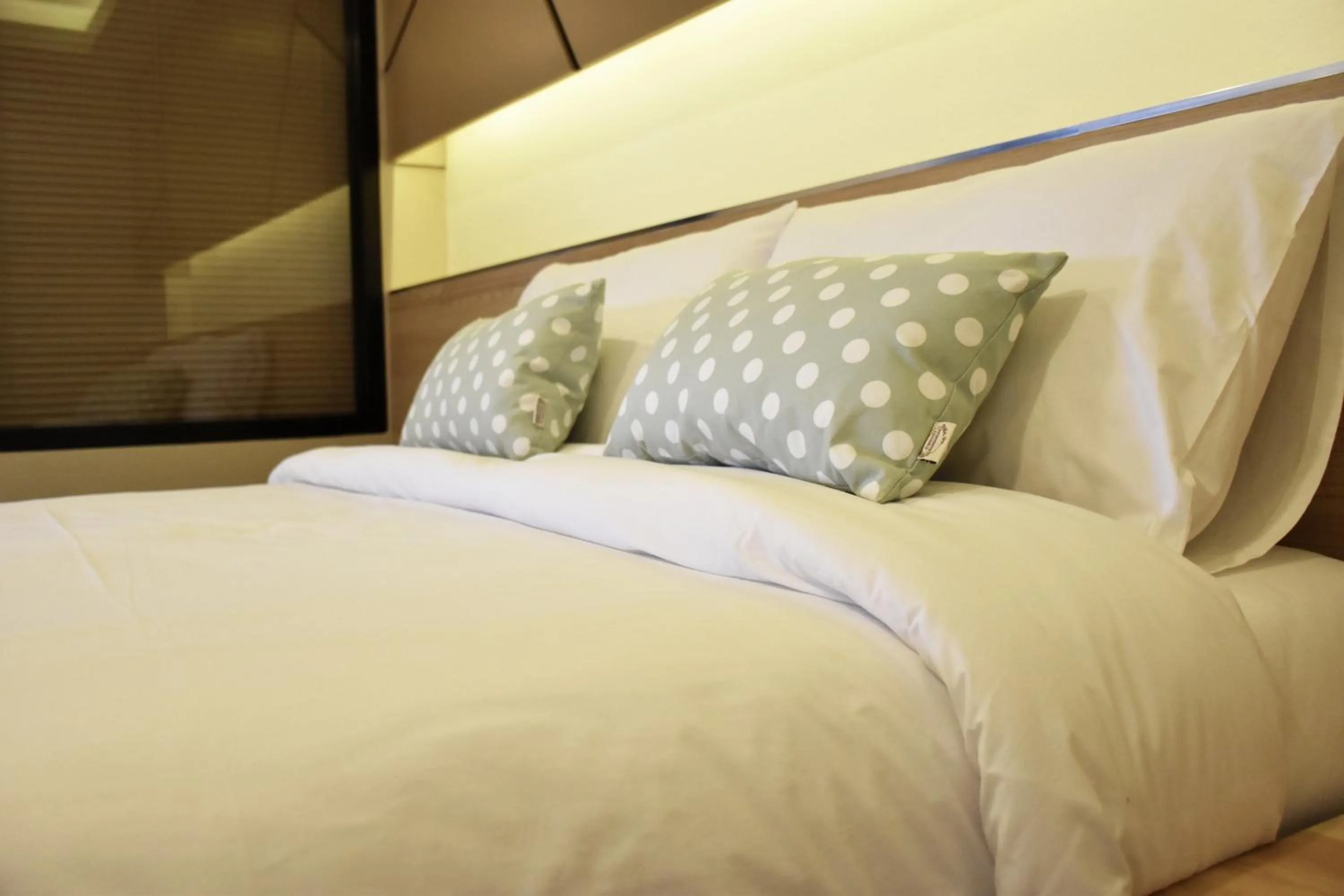 Day, Bed in TUCK Me iN