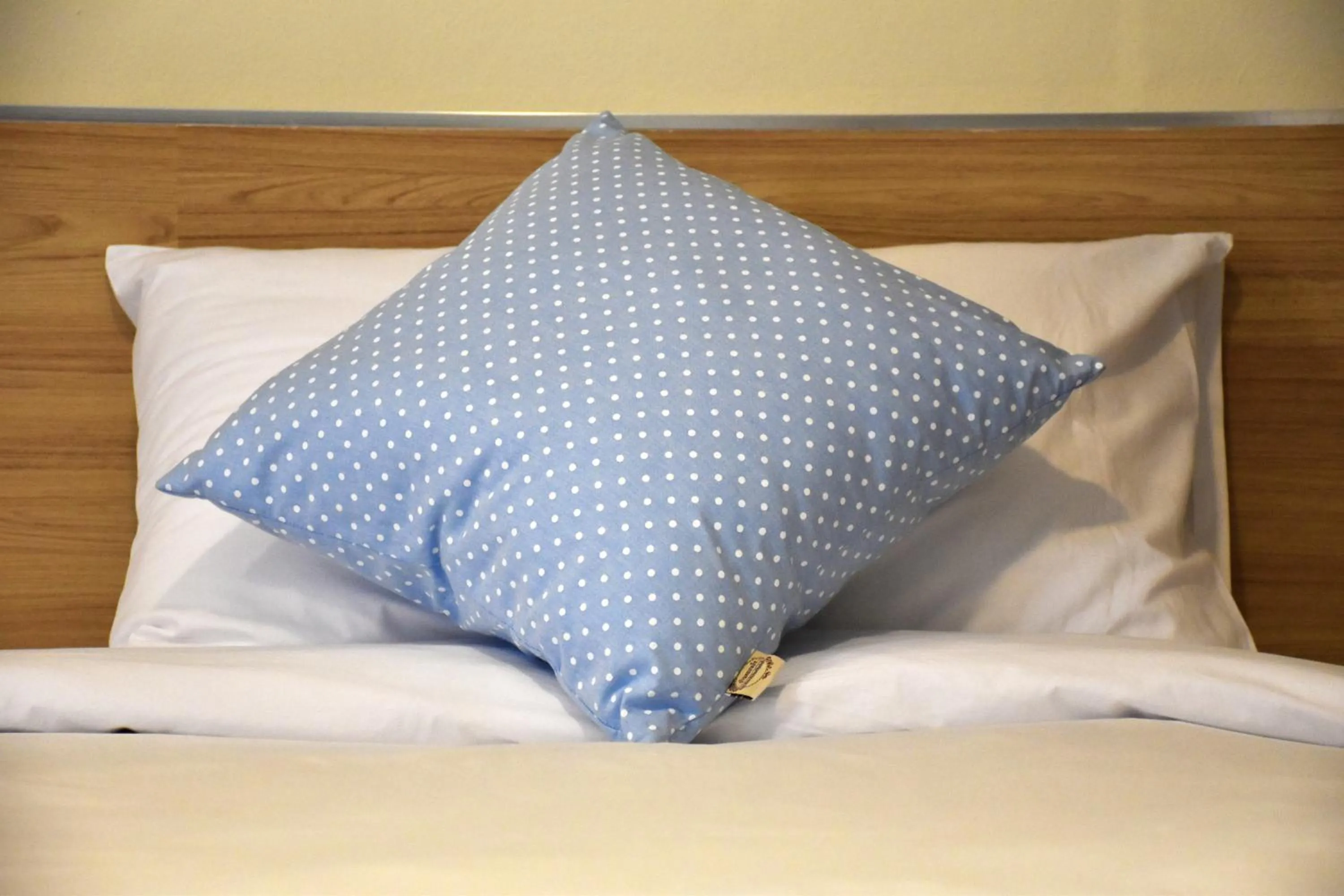 Spring, Bed in TUCK Me iN