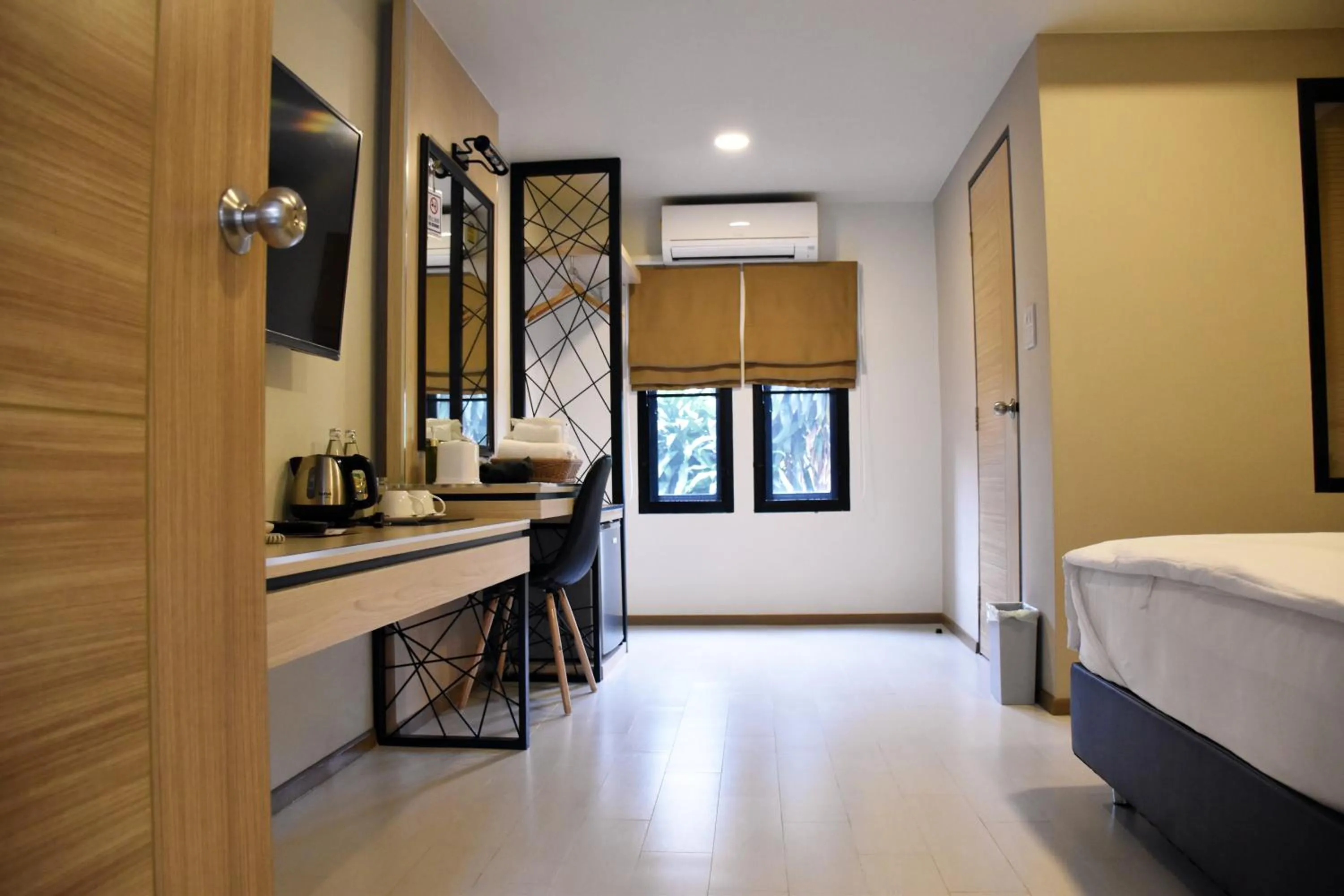 Day, Bed in TUCK Me iN