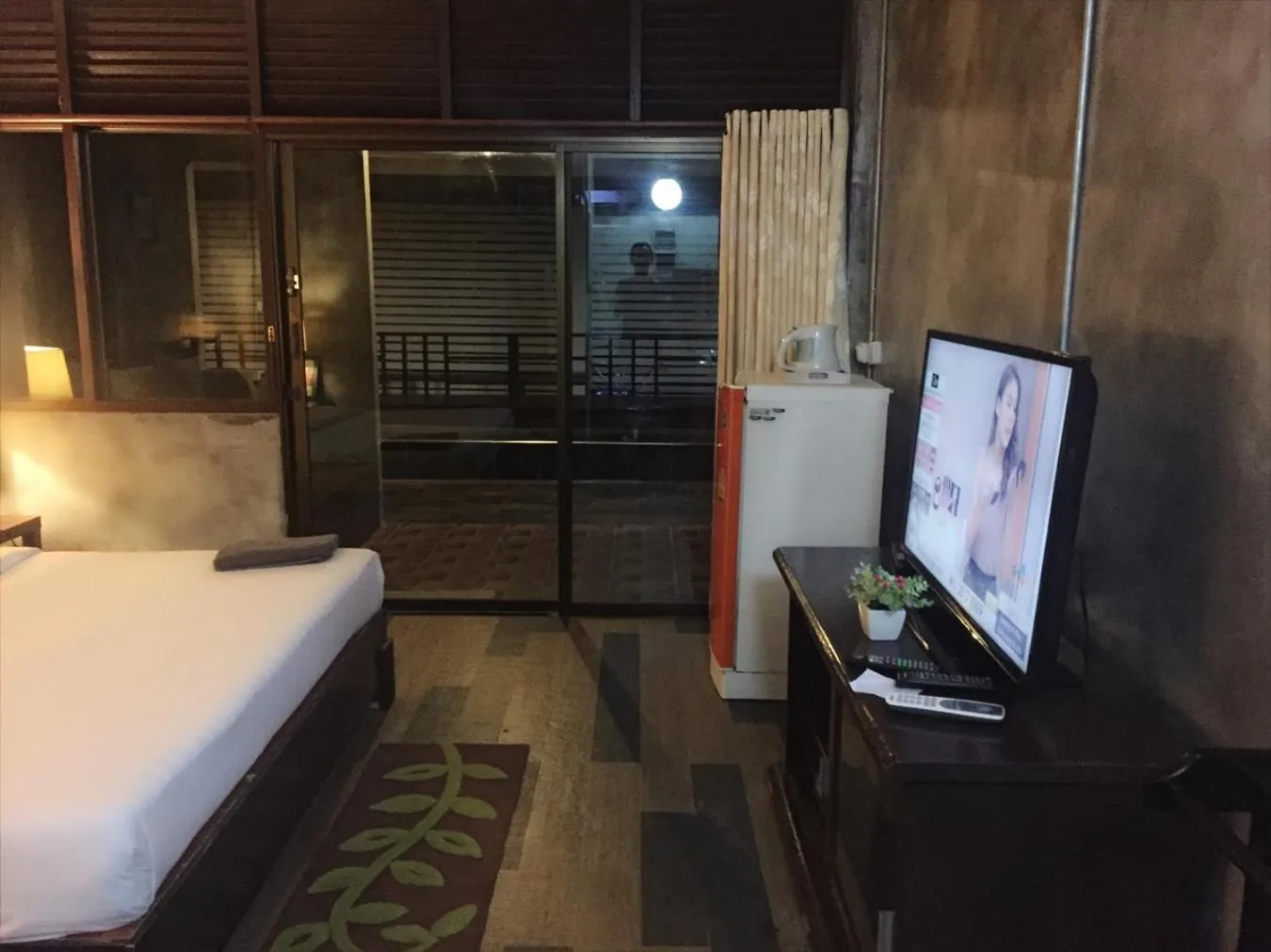 TV and multimedia, Bed in Crescent Bay Resort
