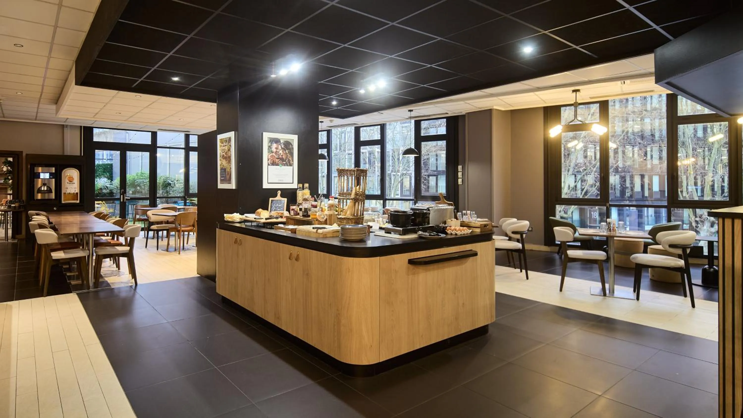Buffet breakfast in Campanile PRIME - Arcueil