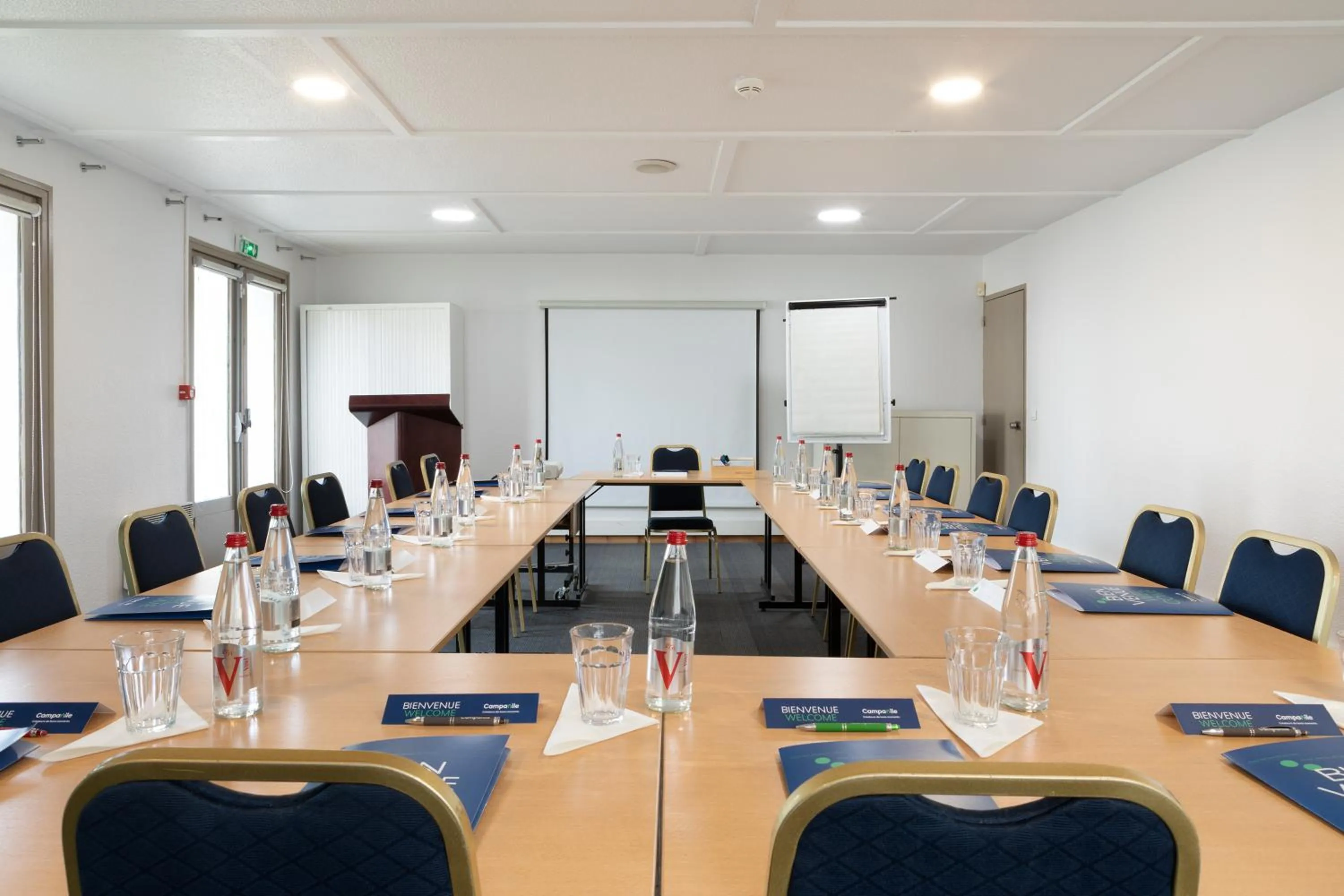 Meeting/conference room in Hotel Morangis Orly