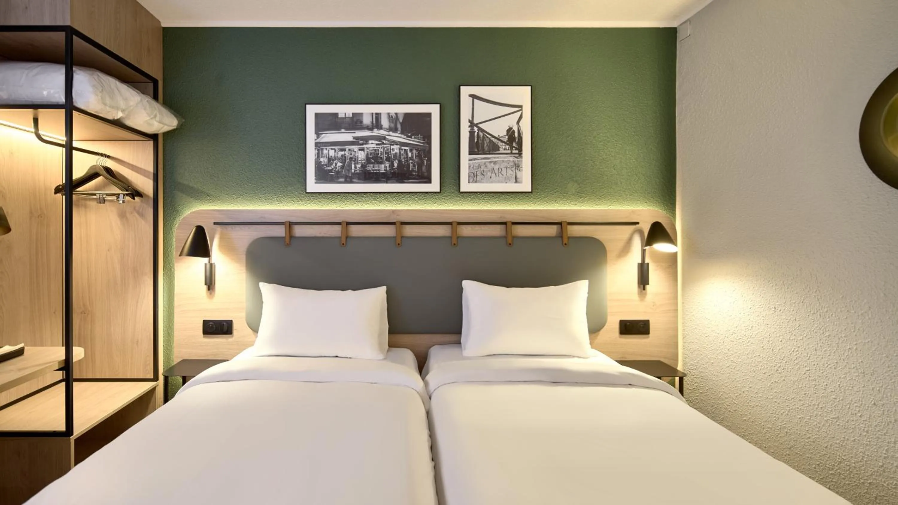 Bed in Campanile Villejuif