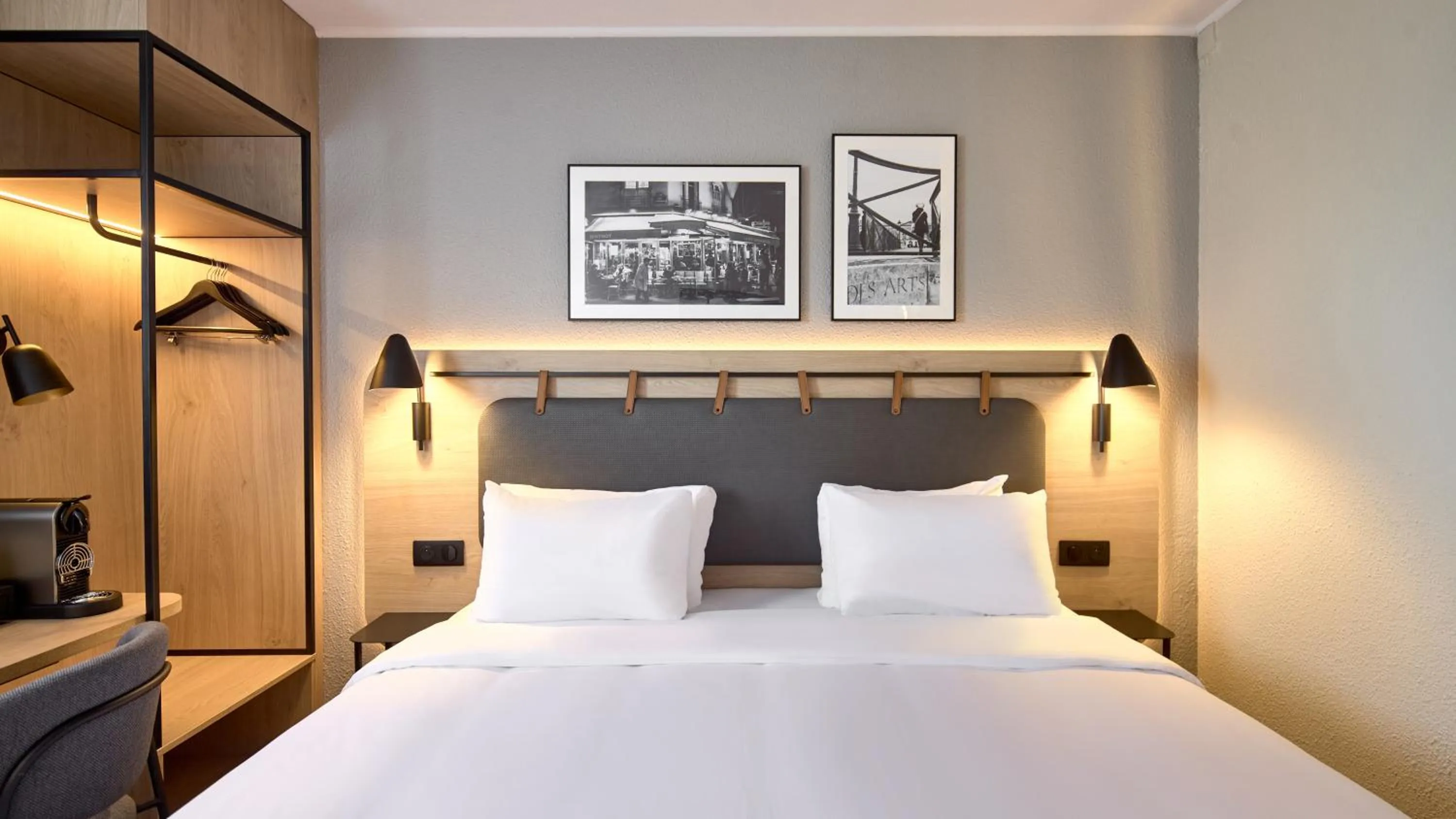 Photo of the whole room, Bed in Campanile Villejuif