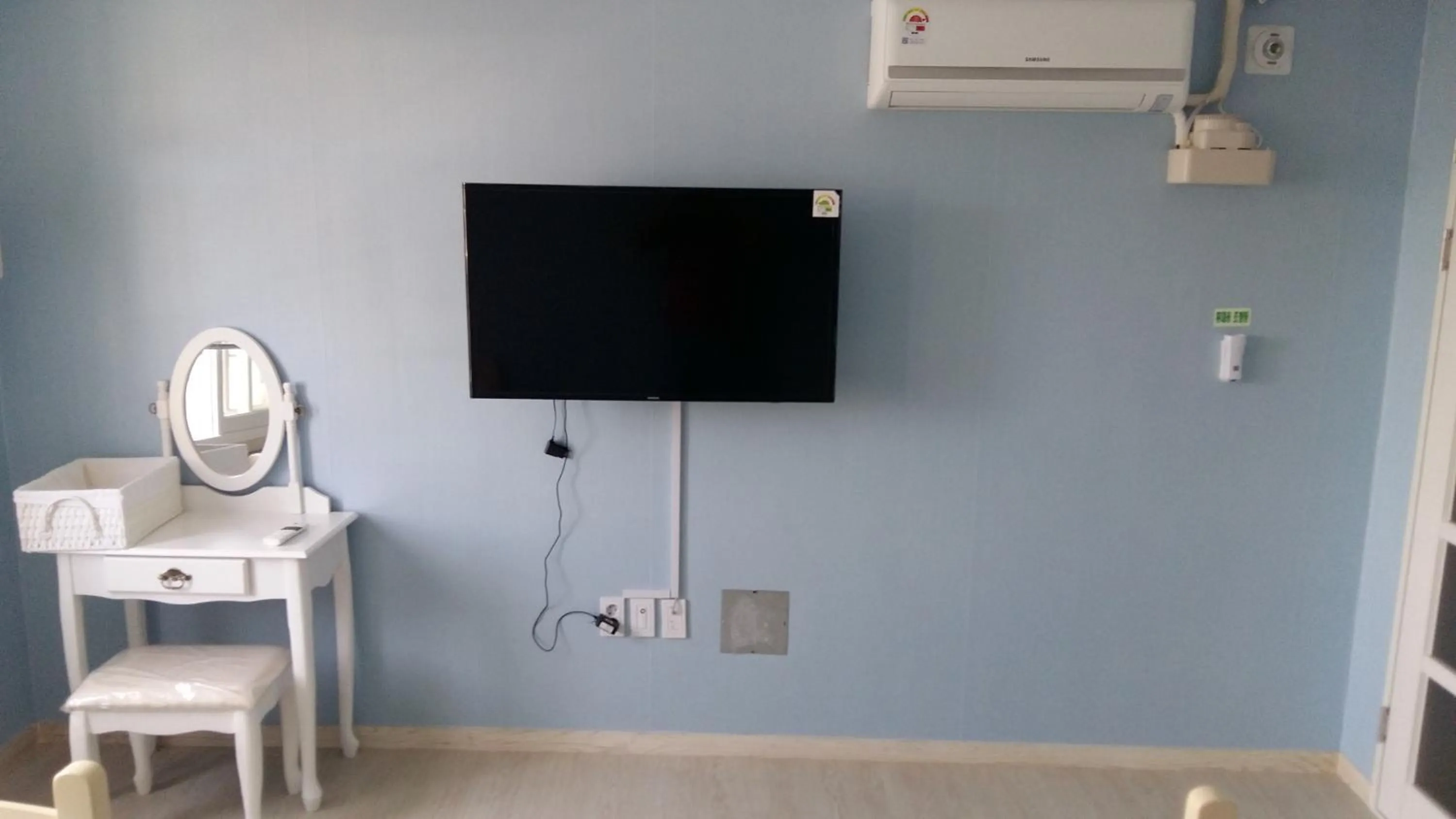 TV and multimedia, TV/Entertainment Center in Big O Show Guesthouse