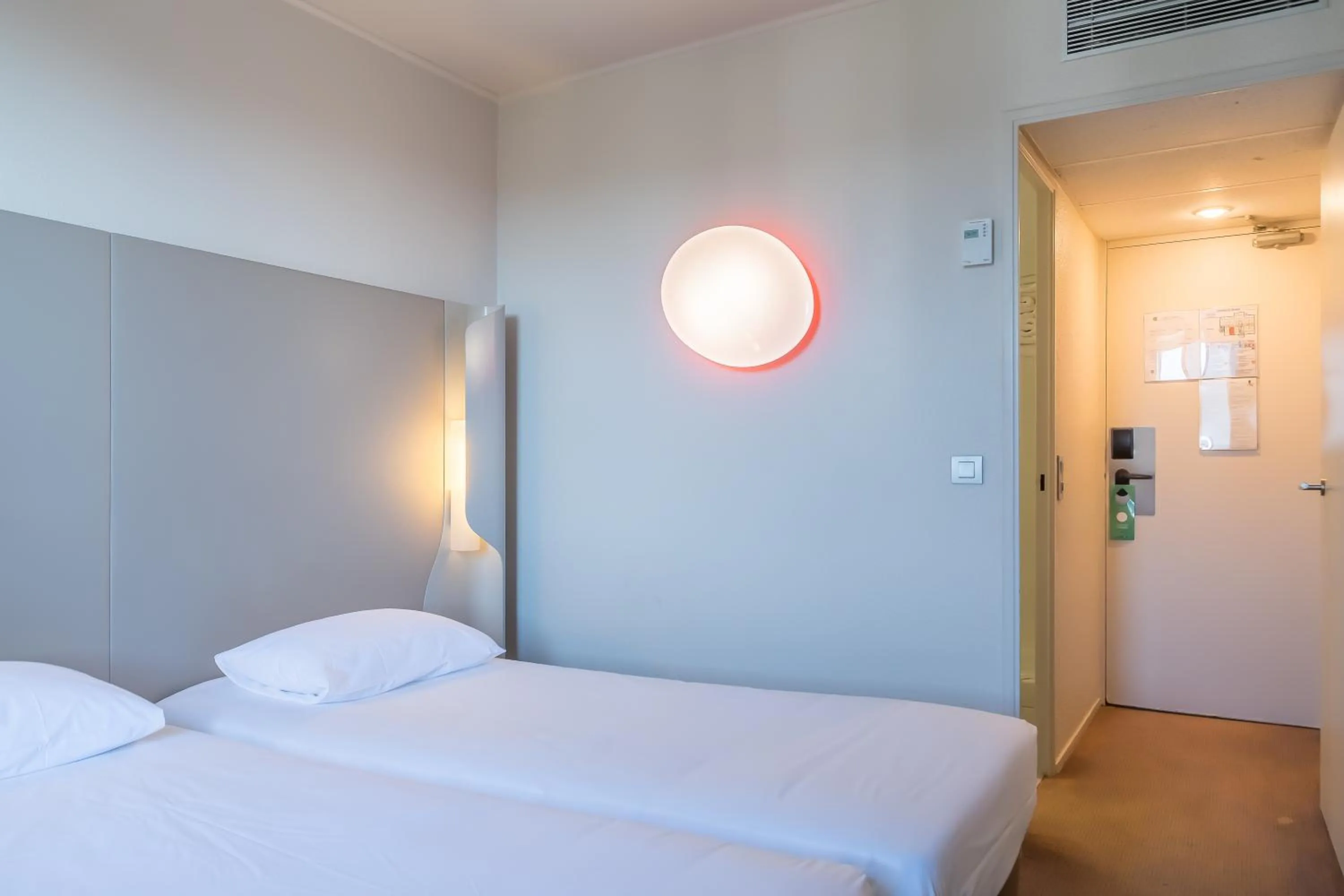 Bed in Campanile Nogent-Sur-Marne