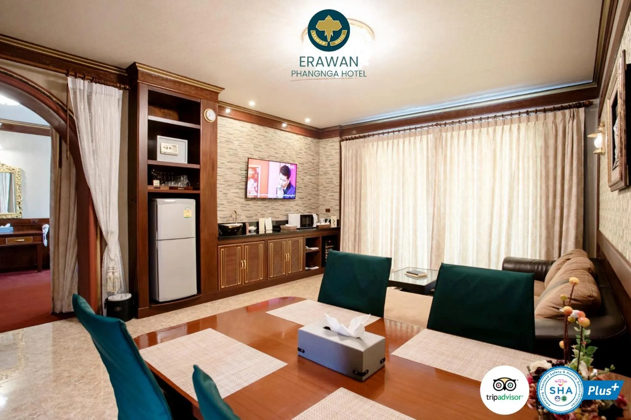 Living room in Erawan Hotel