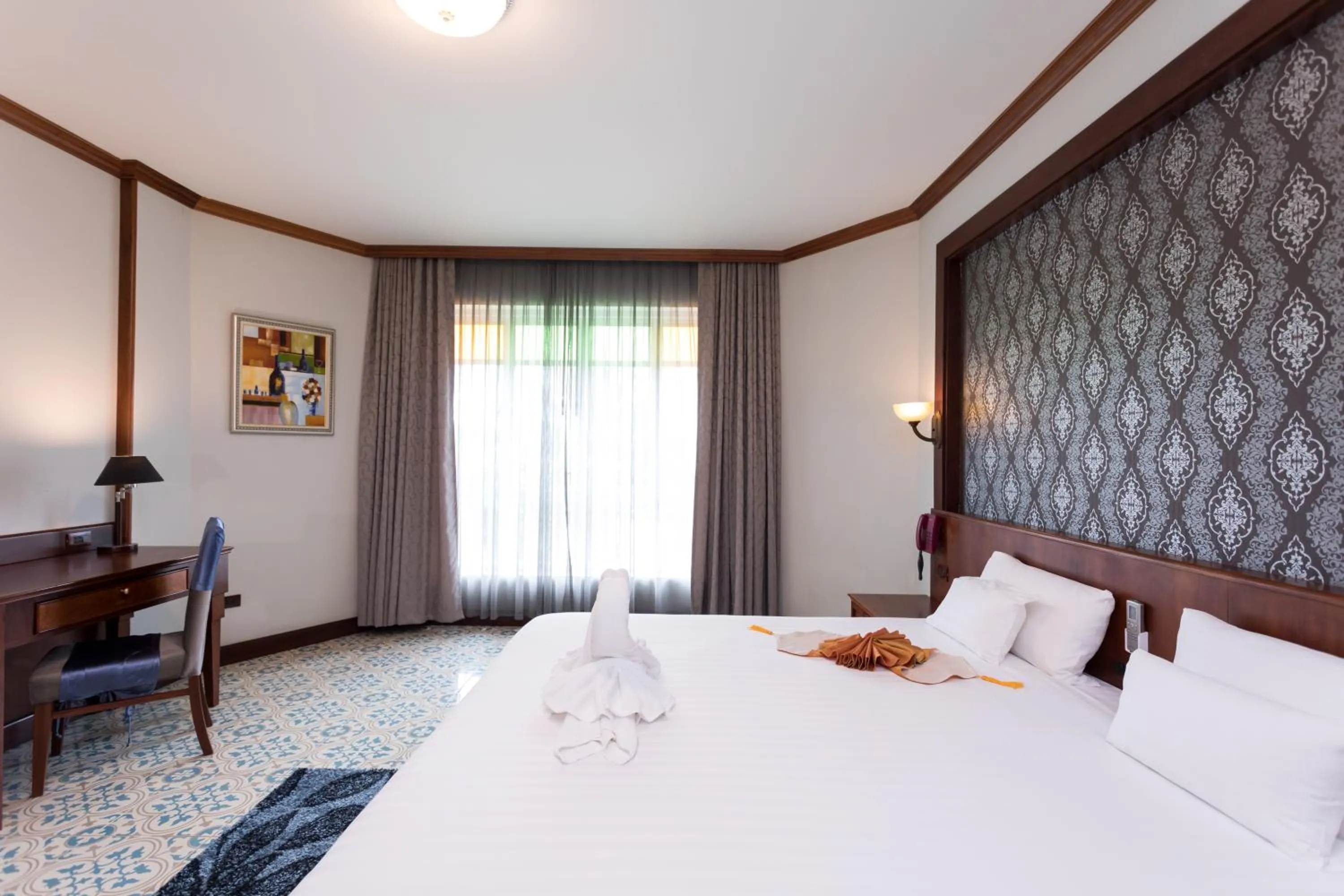 Bedroom, Bed in Erawan Hotel