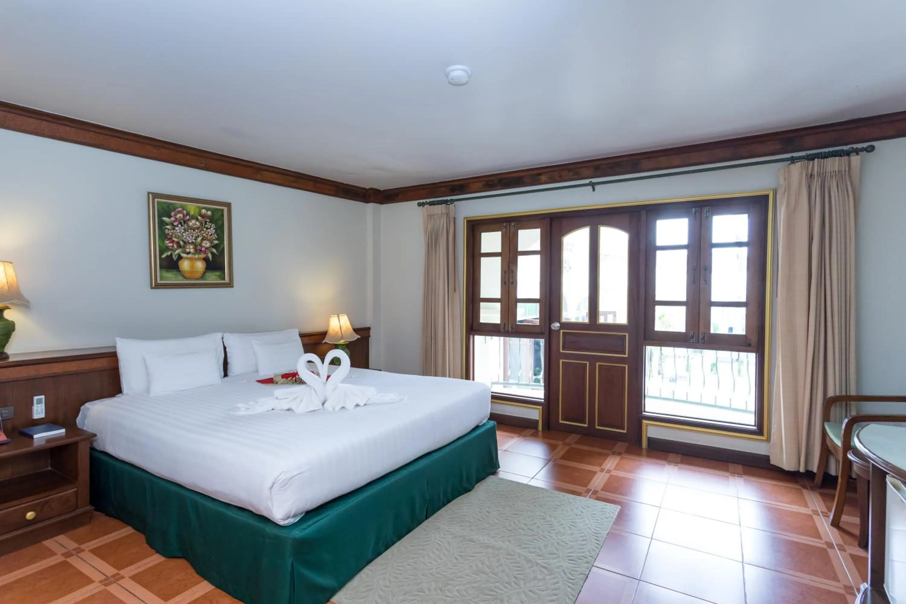 Bedroom, Bed in Erawan Hotel