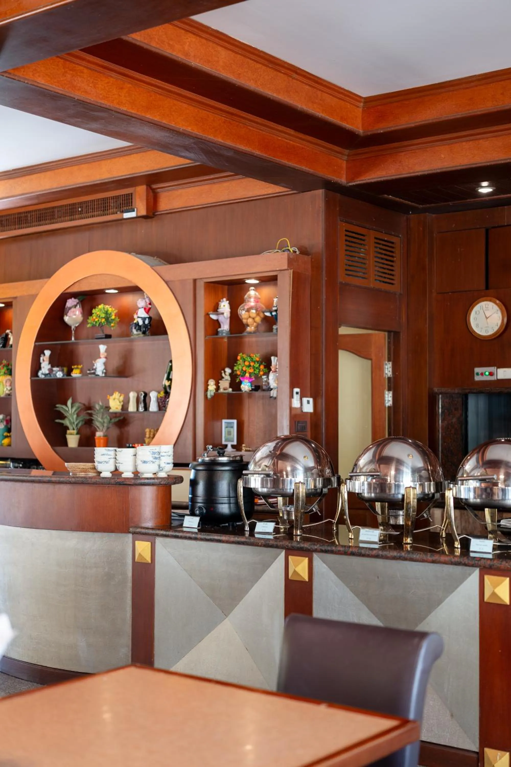 Restaurant/places to eat in Erawan Phangnga Hotel, Natai Beach