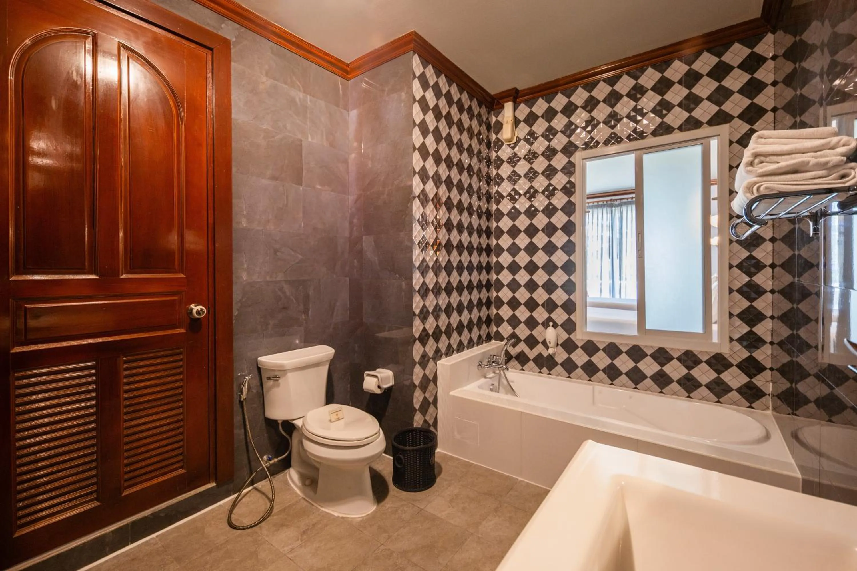 Bath in Erawan Phangnga Hotel, Natai Beach