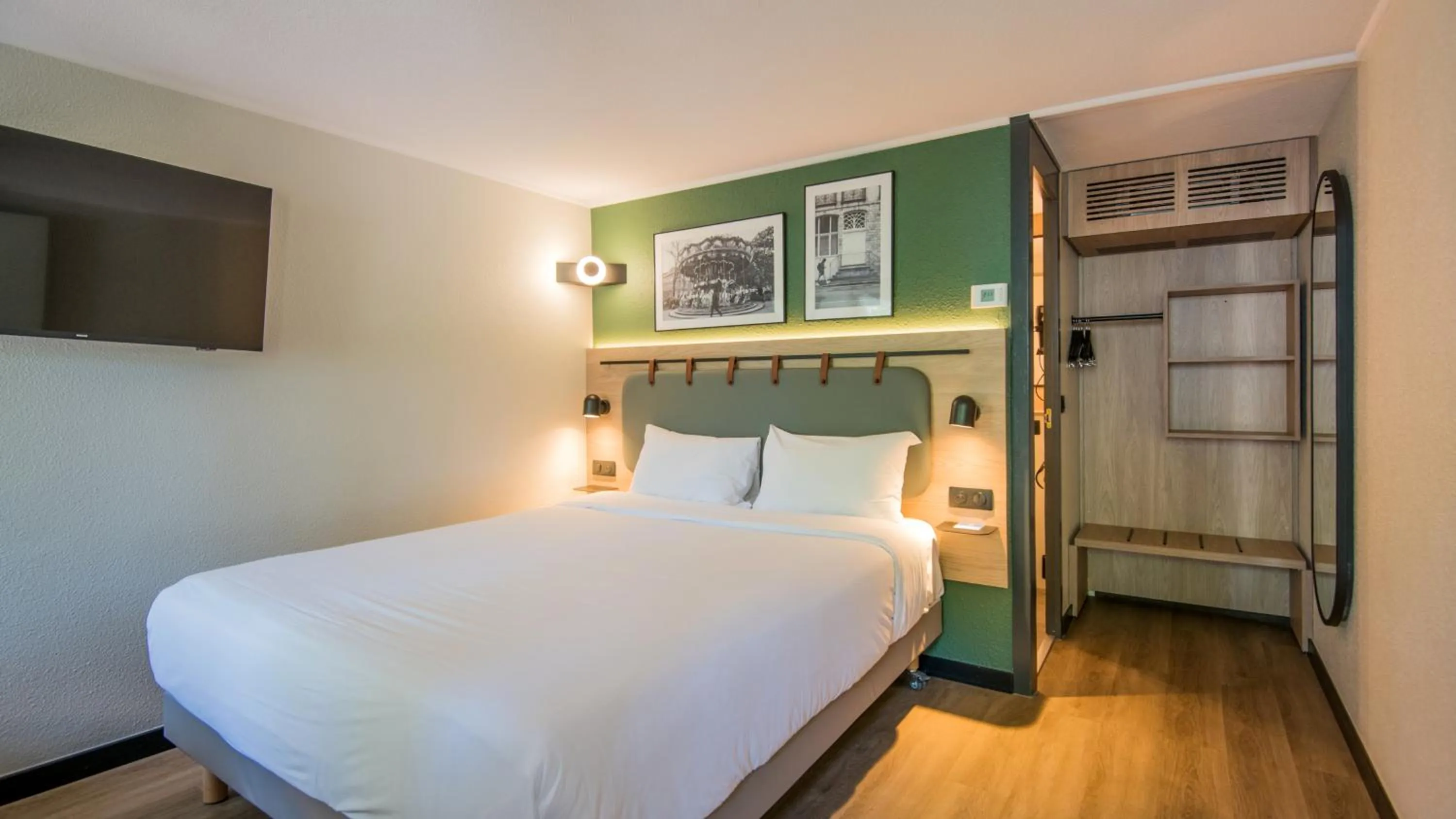 Bedroom, Bed in Campanile NATURE - Rodez