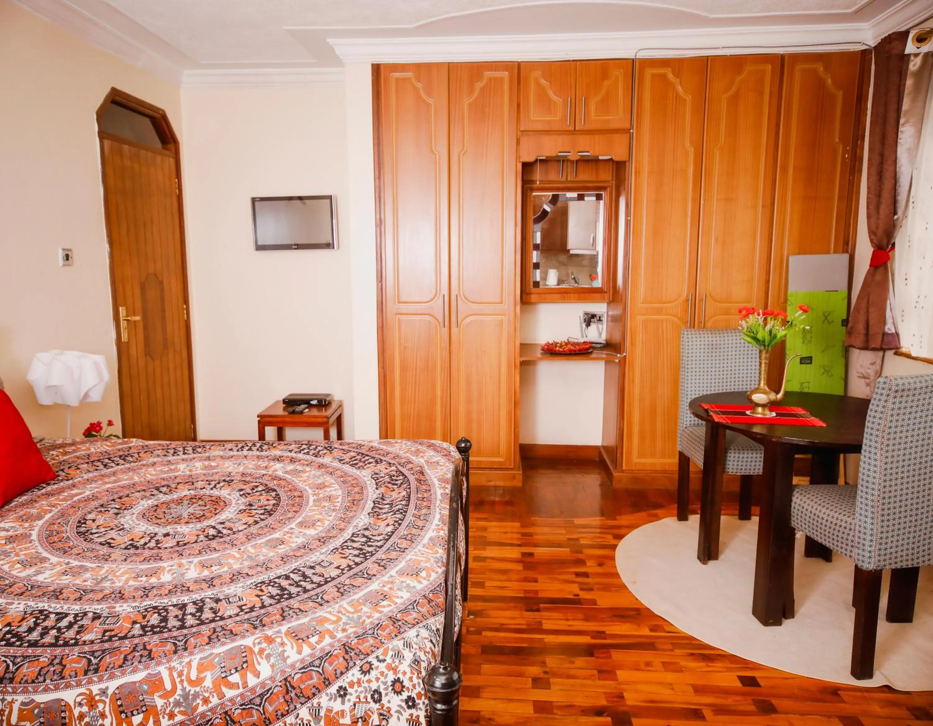 Living room, Bed in Sherry Homes - Kwetu