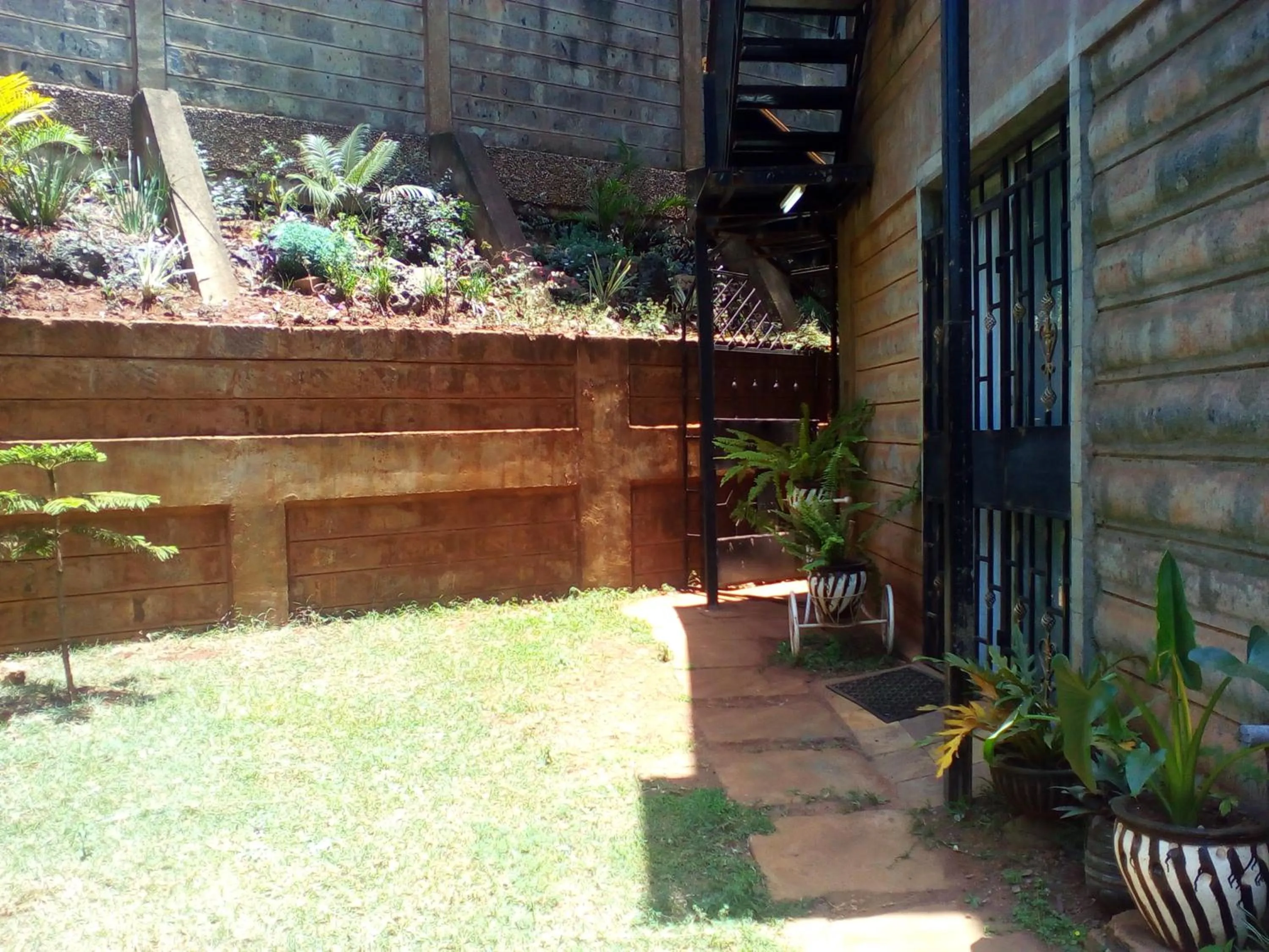 Facade/entrance in Sherry Homes - Kwetu