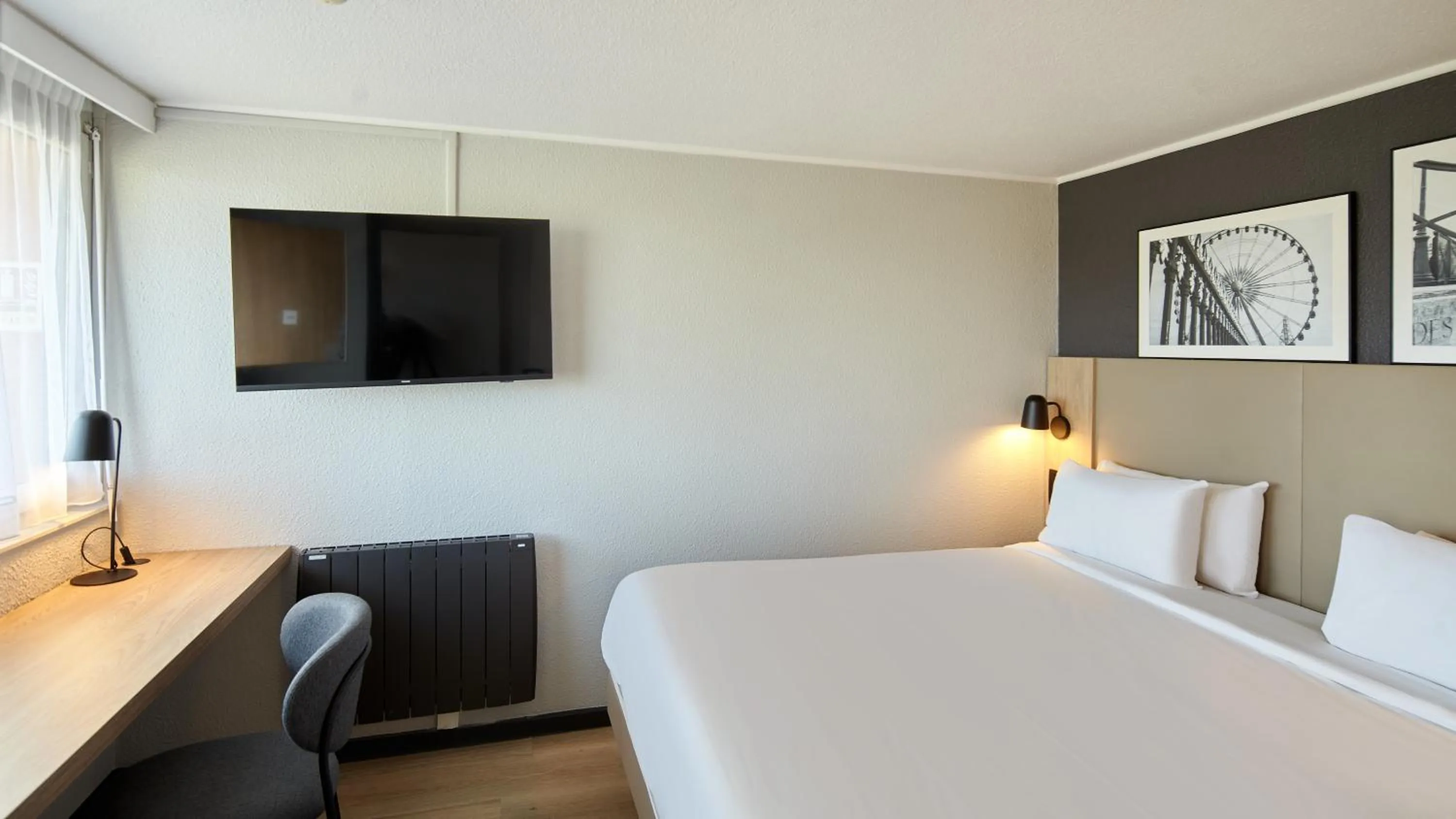 Bed in Campanile Vierzon