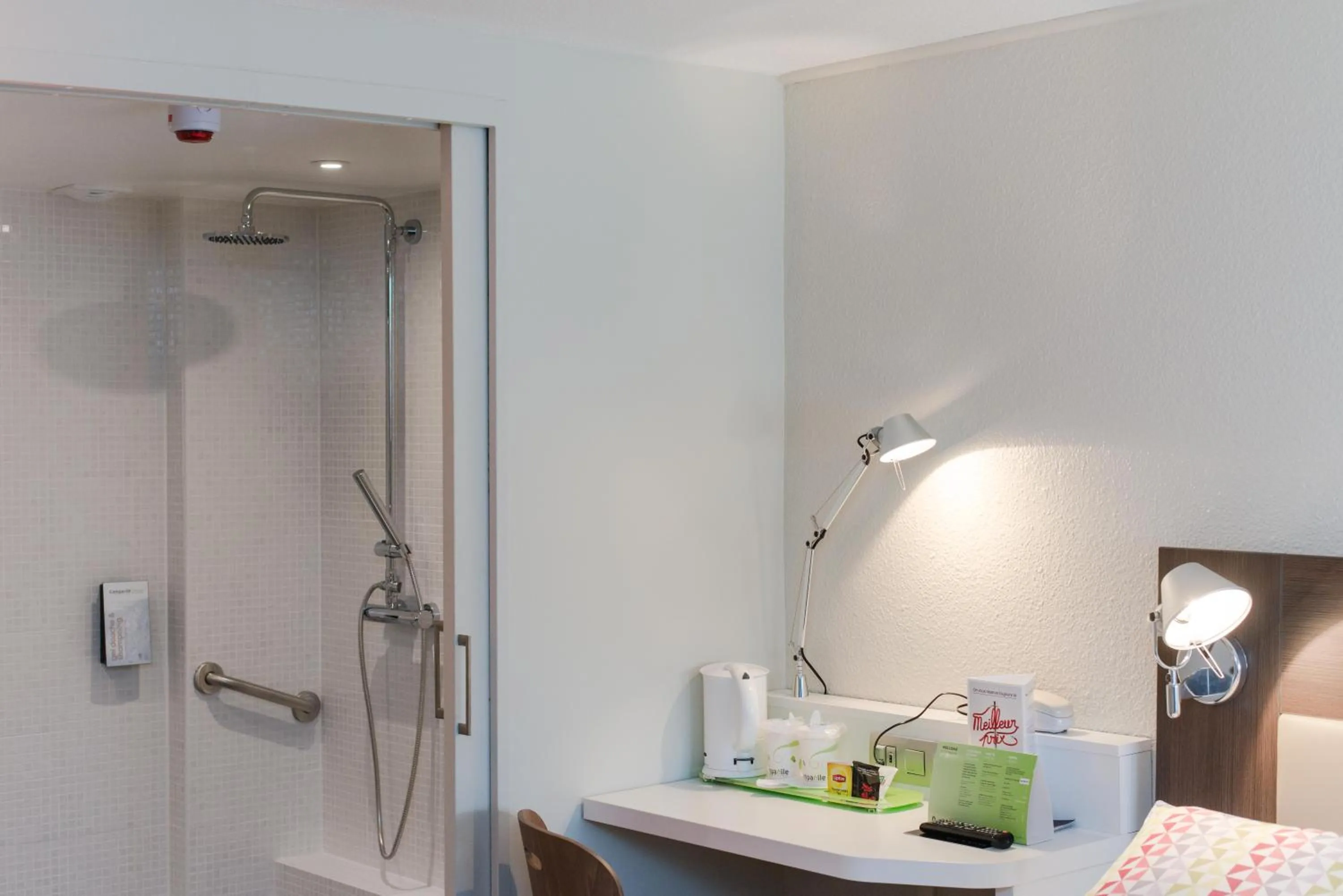 Shower in Campanile Agen