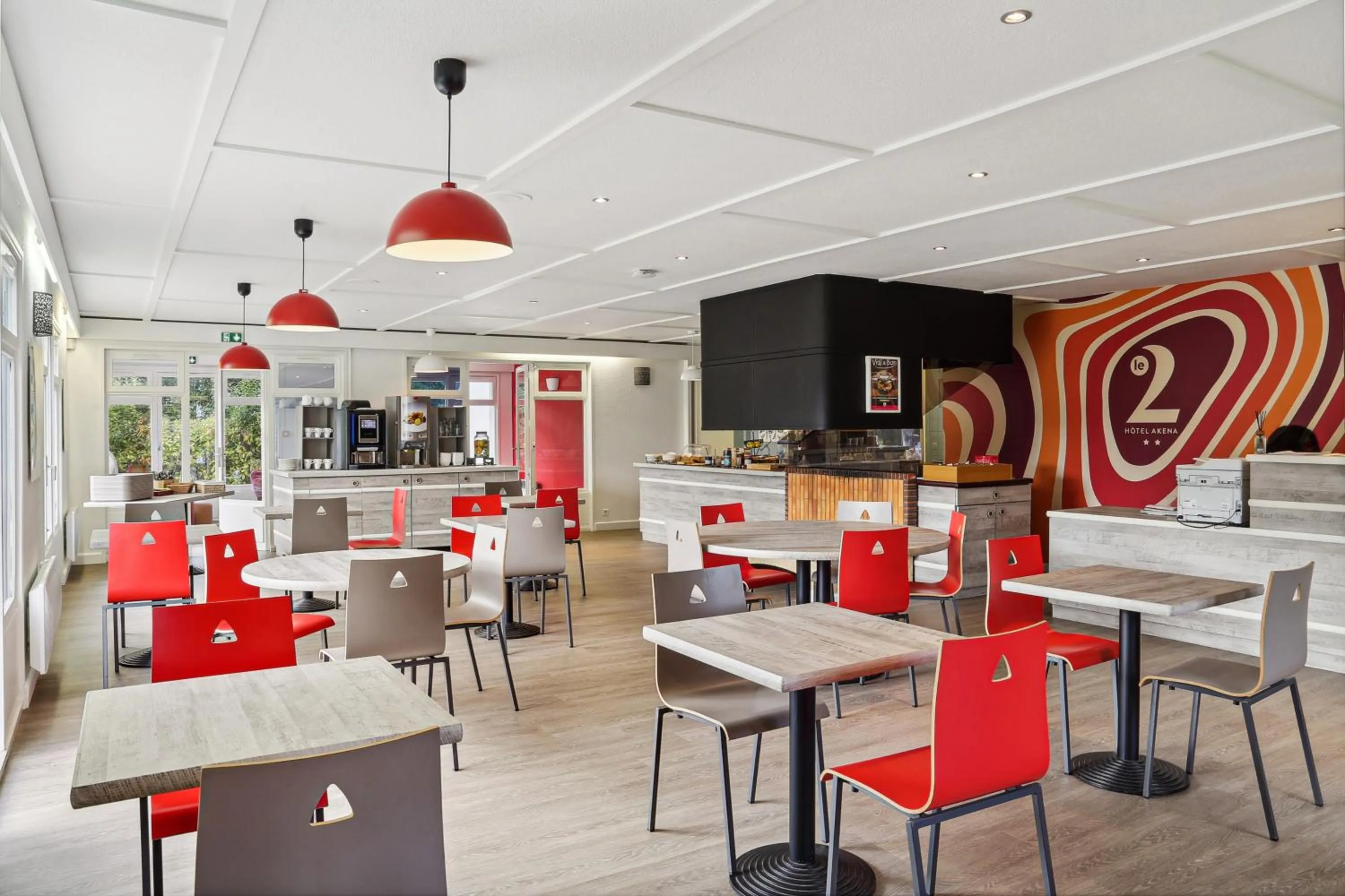 Breakfast in Le 2 By Hotel Akena - La Ferté Bernard