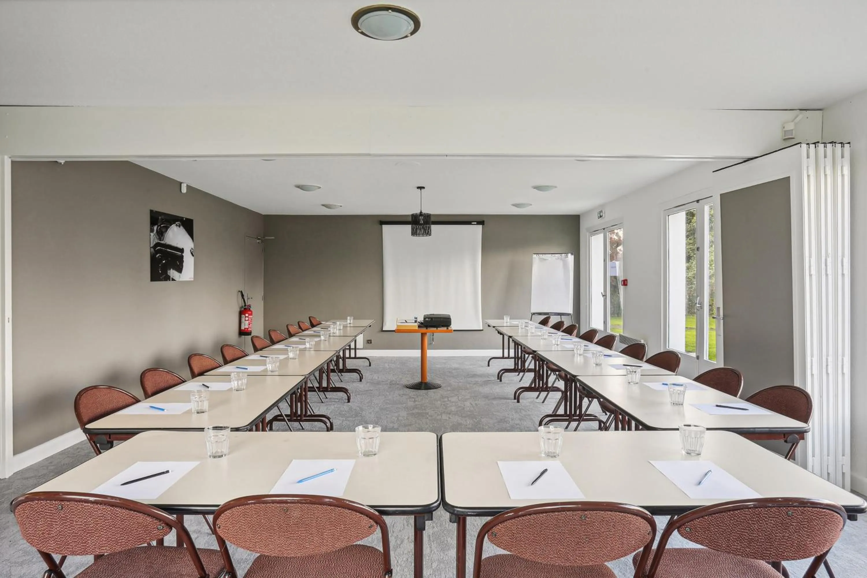 Meeting/conference room in Le 2 By Hotel Akena - La Ferté Bernard