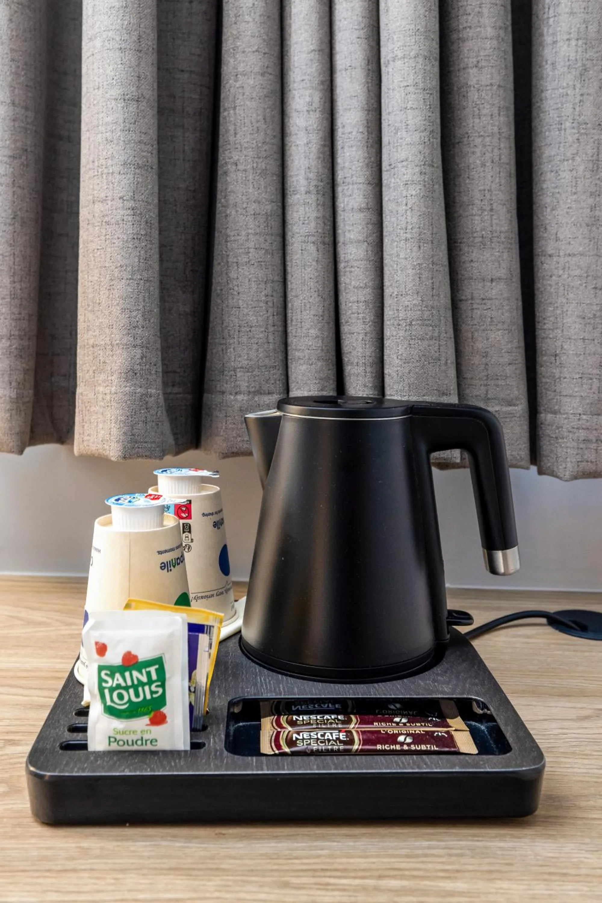 Coffee/tea facilities in Campanile NATURE - Dreux