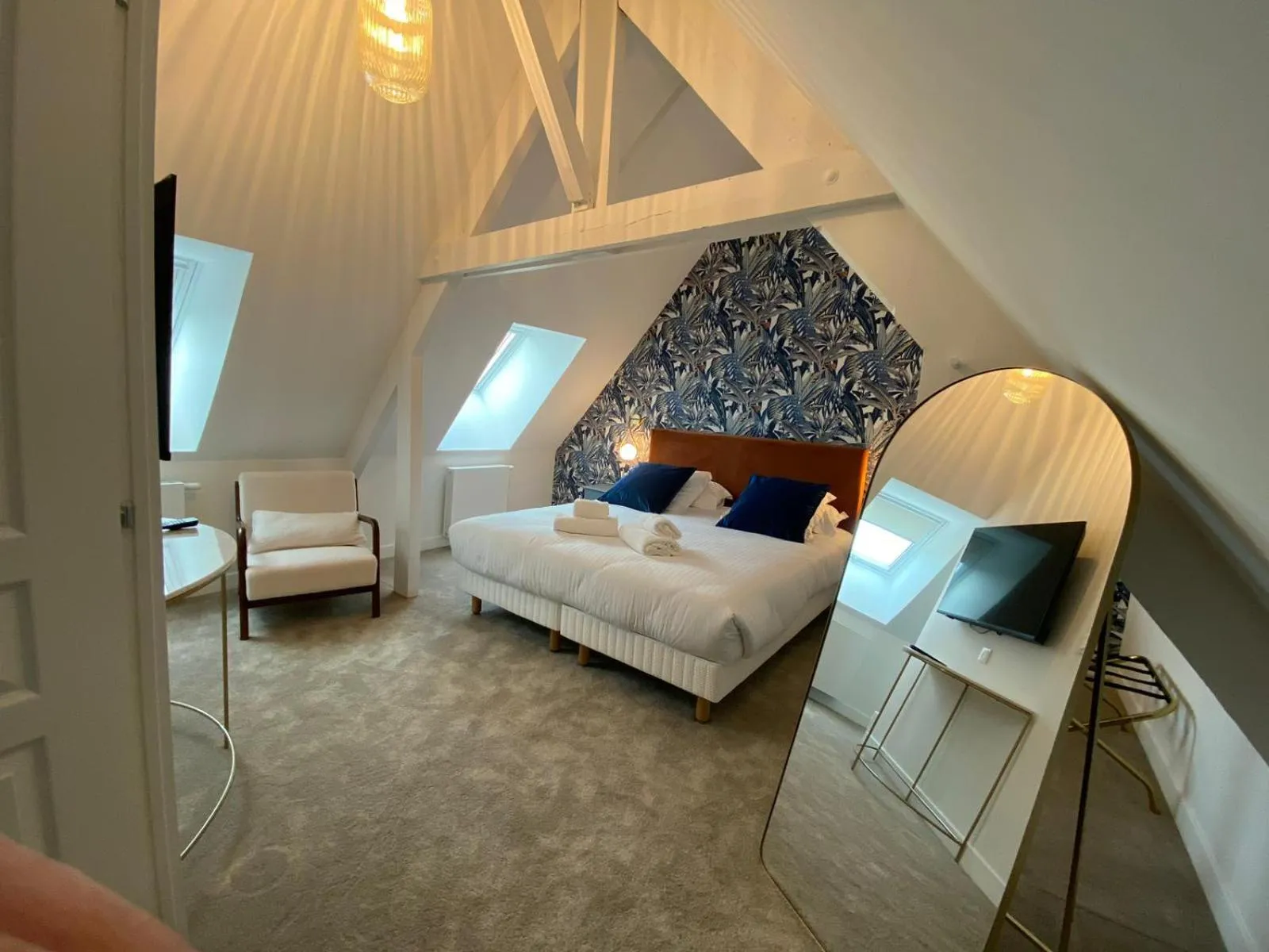 Photo of the whole room, Bed in Hôtel du Musée