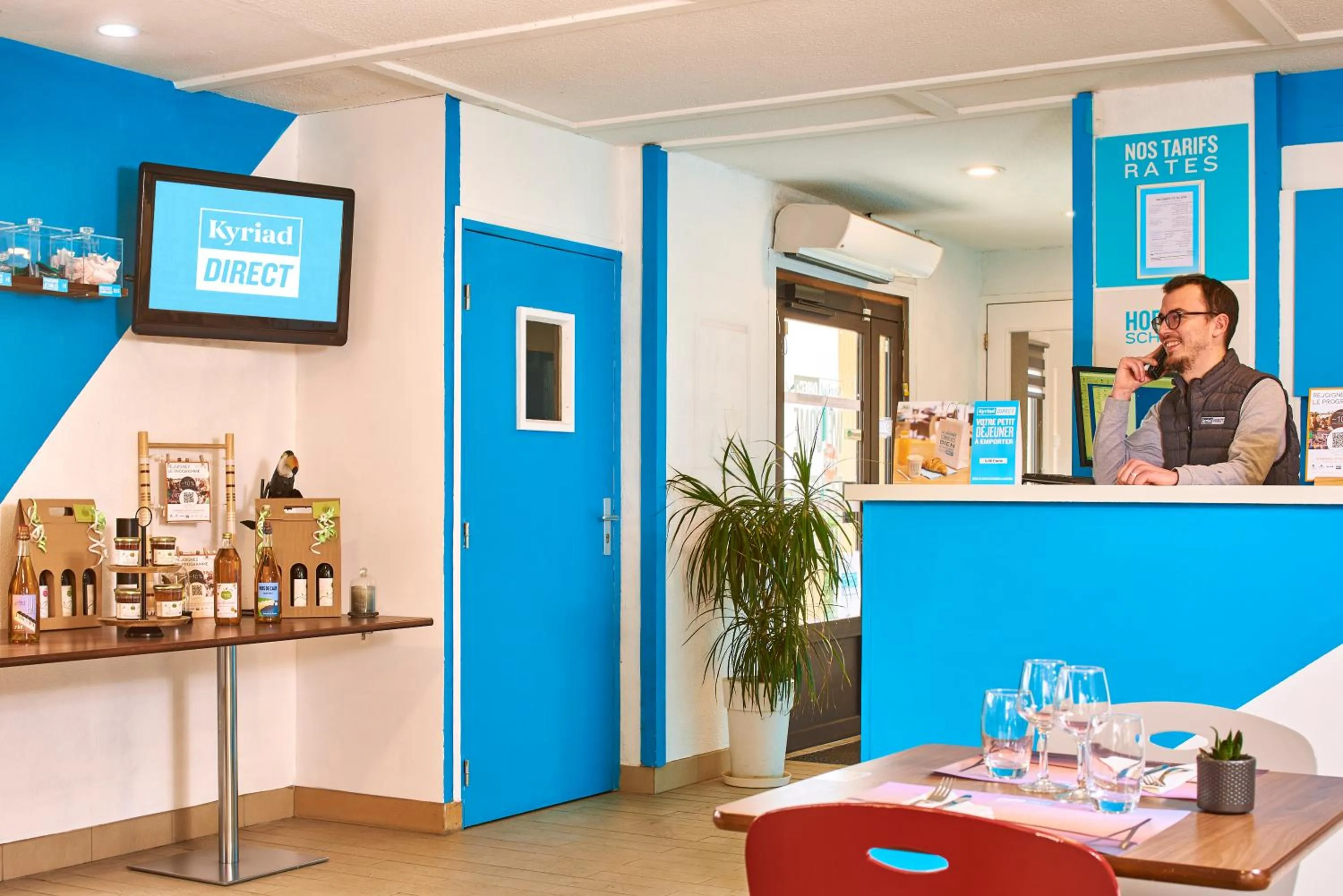 Lobby or reception in Kyriad Direct Le Havre Est - Gonfreville