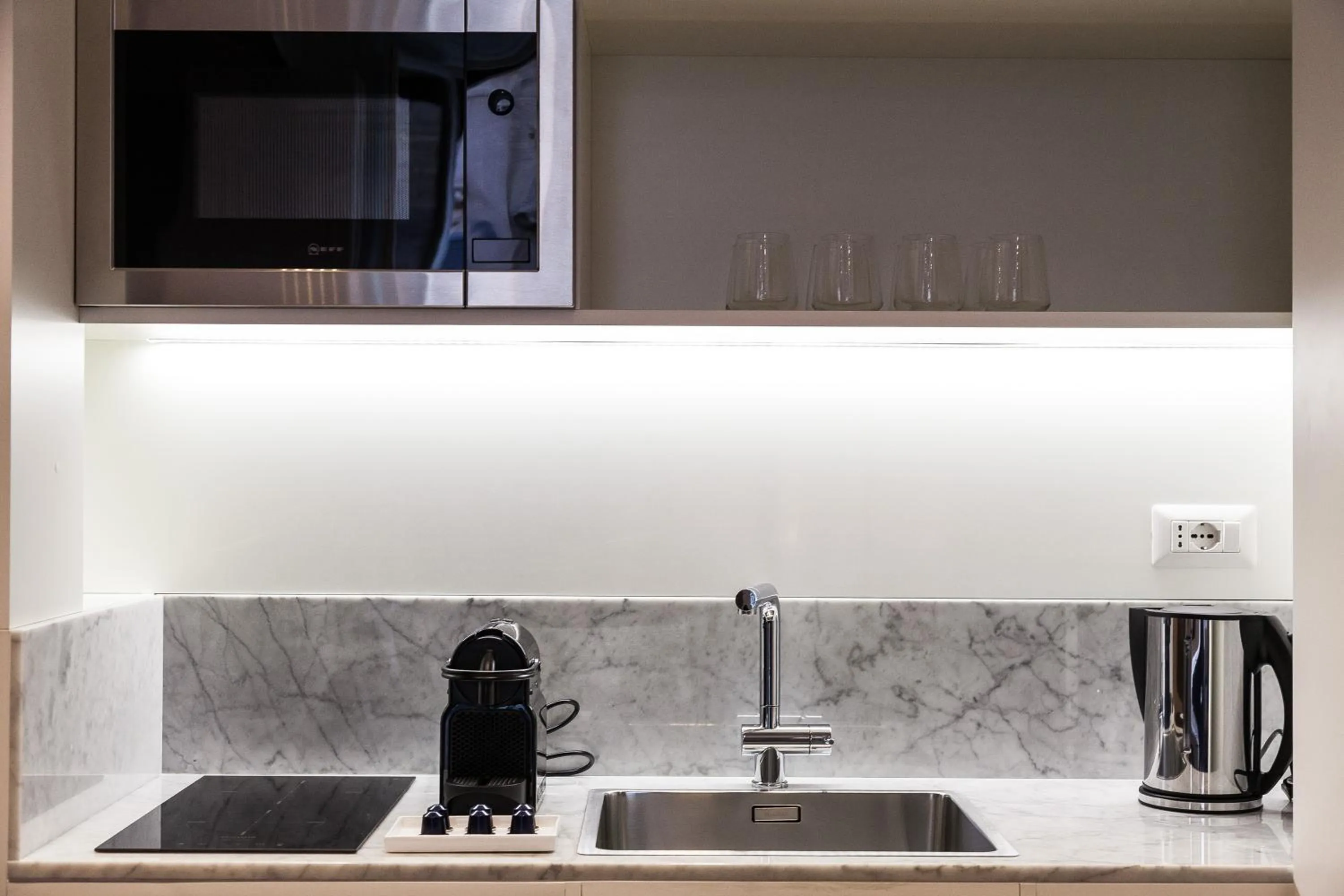 Coffee/tea facilities in Amazing Suite Piazza Venezia