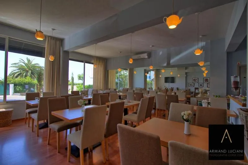 Restaurant/places to eat in Hotel Santa Maria
