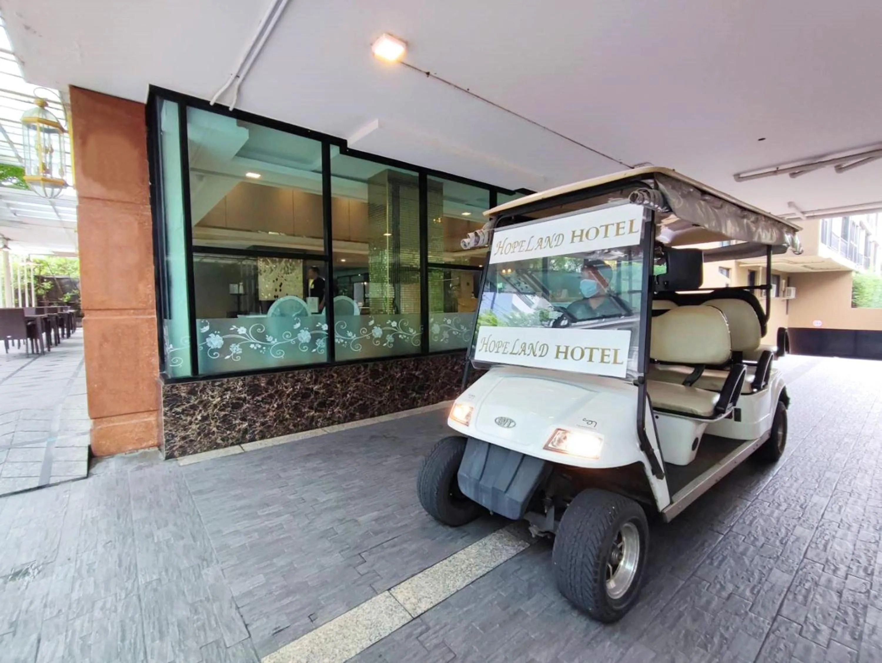 shuttle in Hope Land Hotel Sukhumvit 8