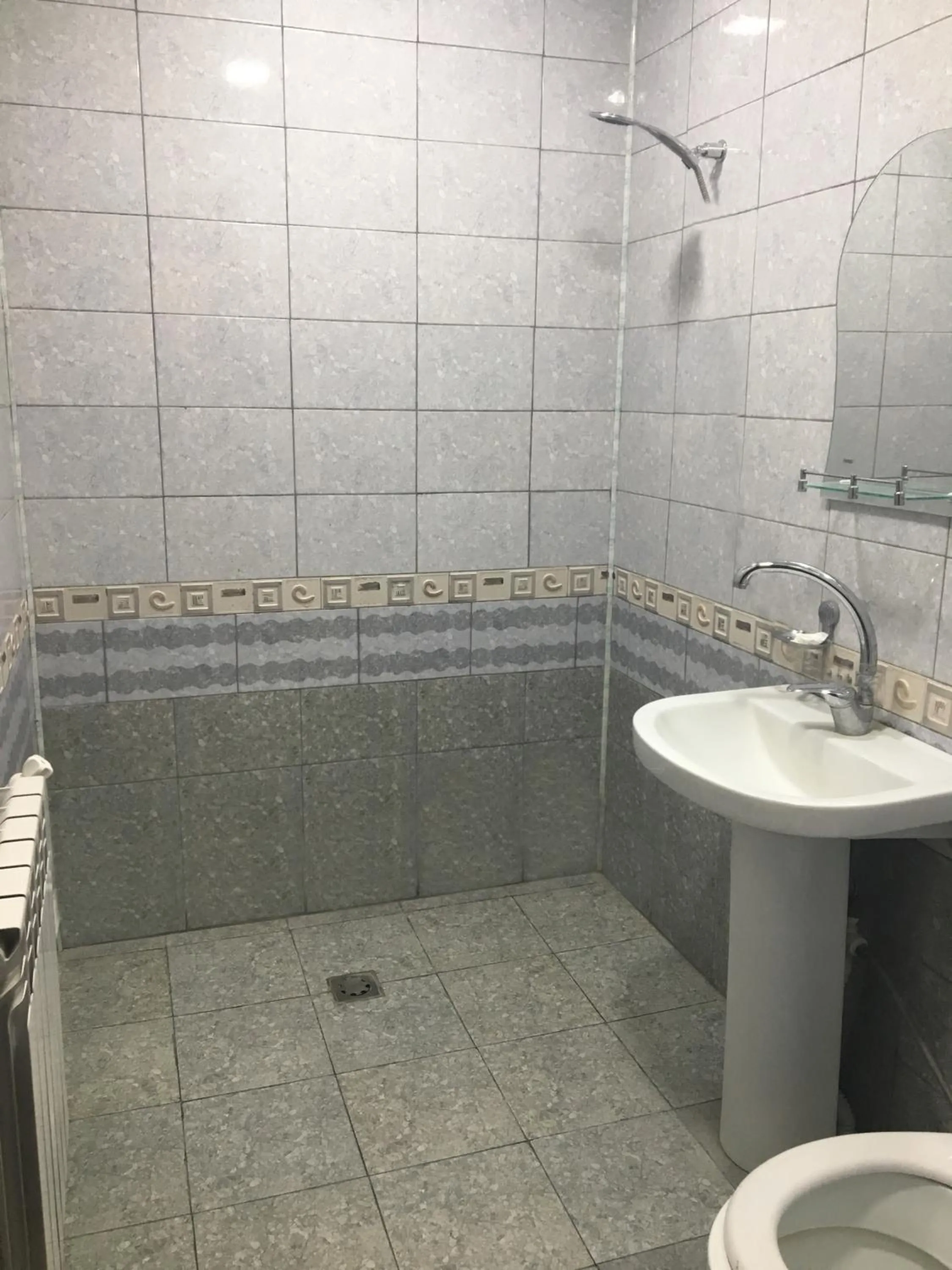 Shower in Hotel KA-EL