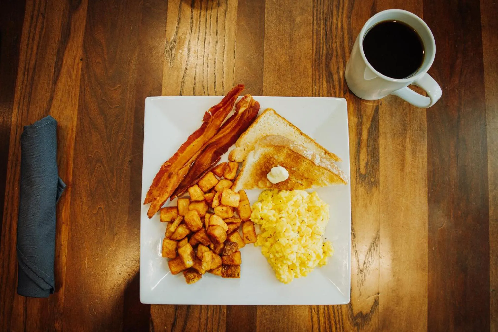 Breakfast in Holiday Inn Paducah Riverfront by IHG