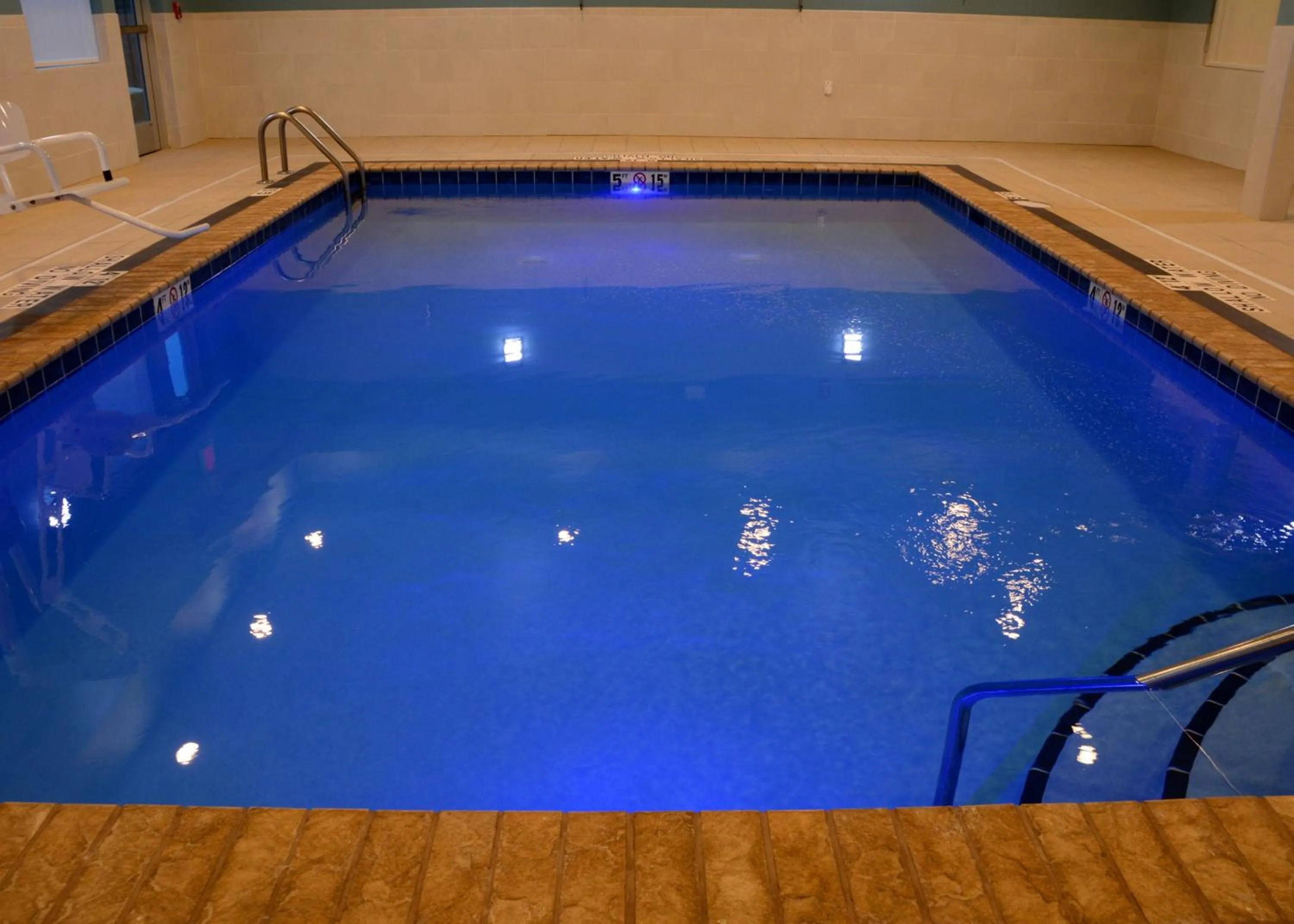 Swimming pool in Holiday Inn Express & Suites - Pittsburgh - Monroeville by IHG