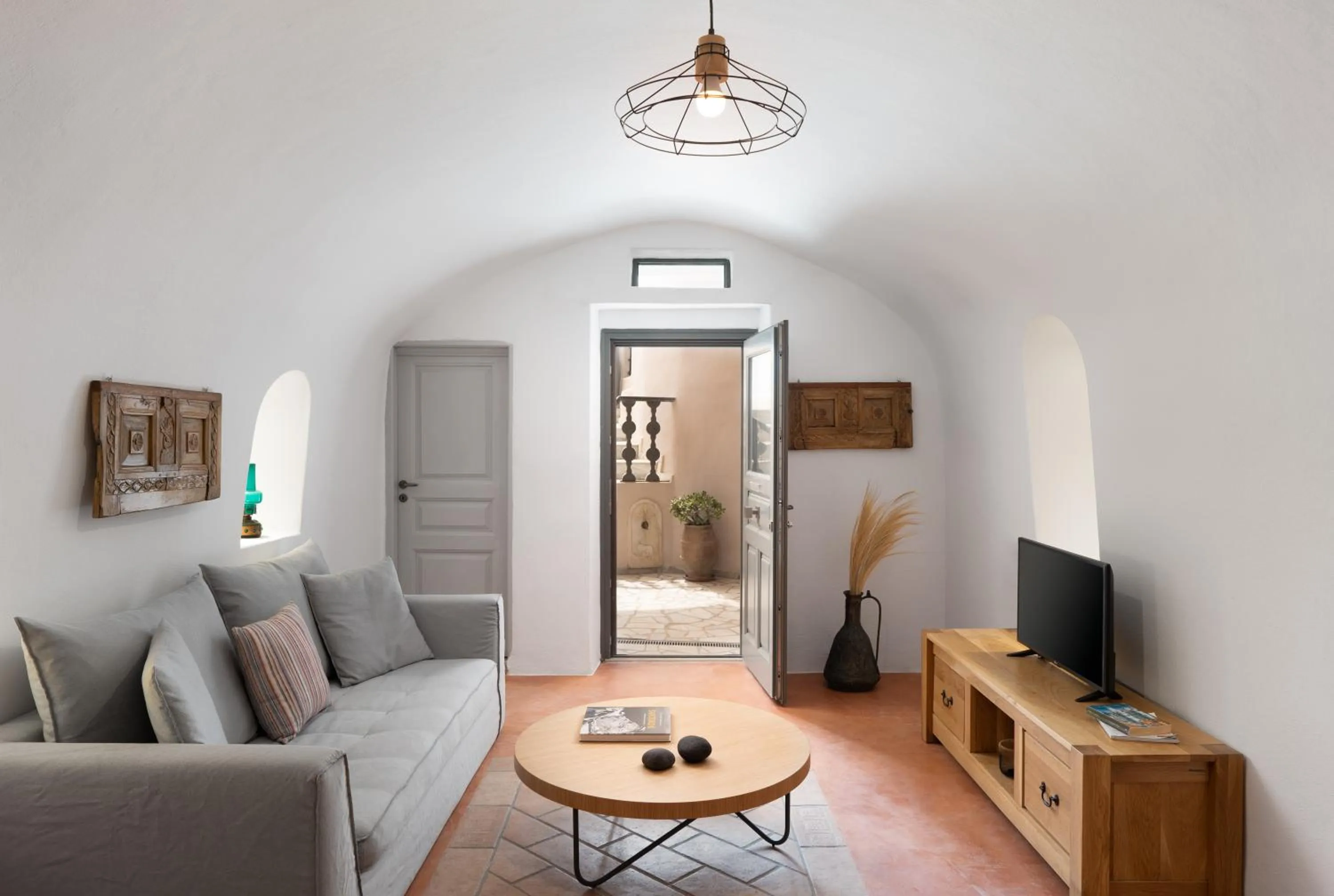 Living room in Kastro Mansion