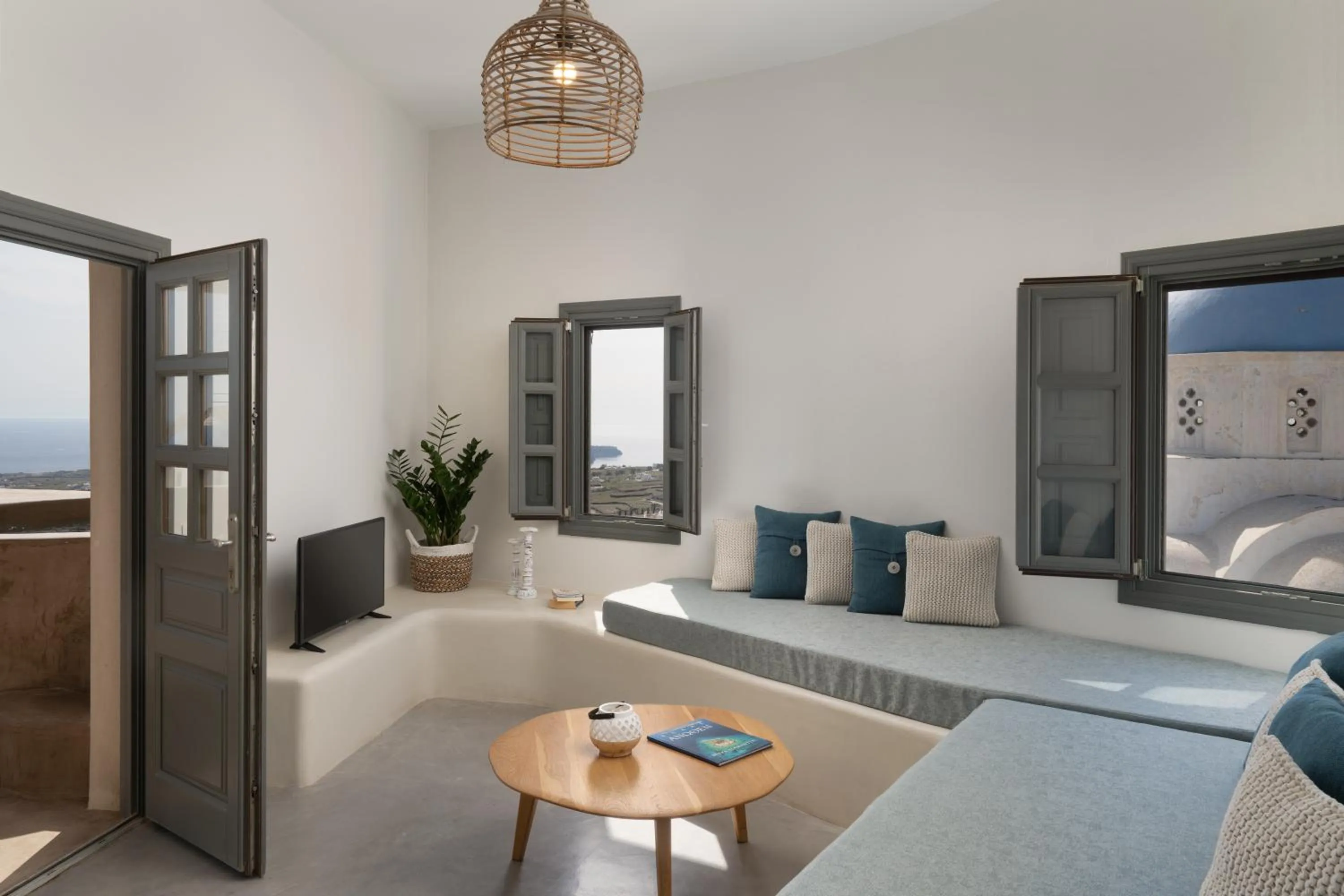 View (from property/room), Bed in Kastro Mansion