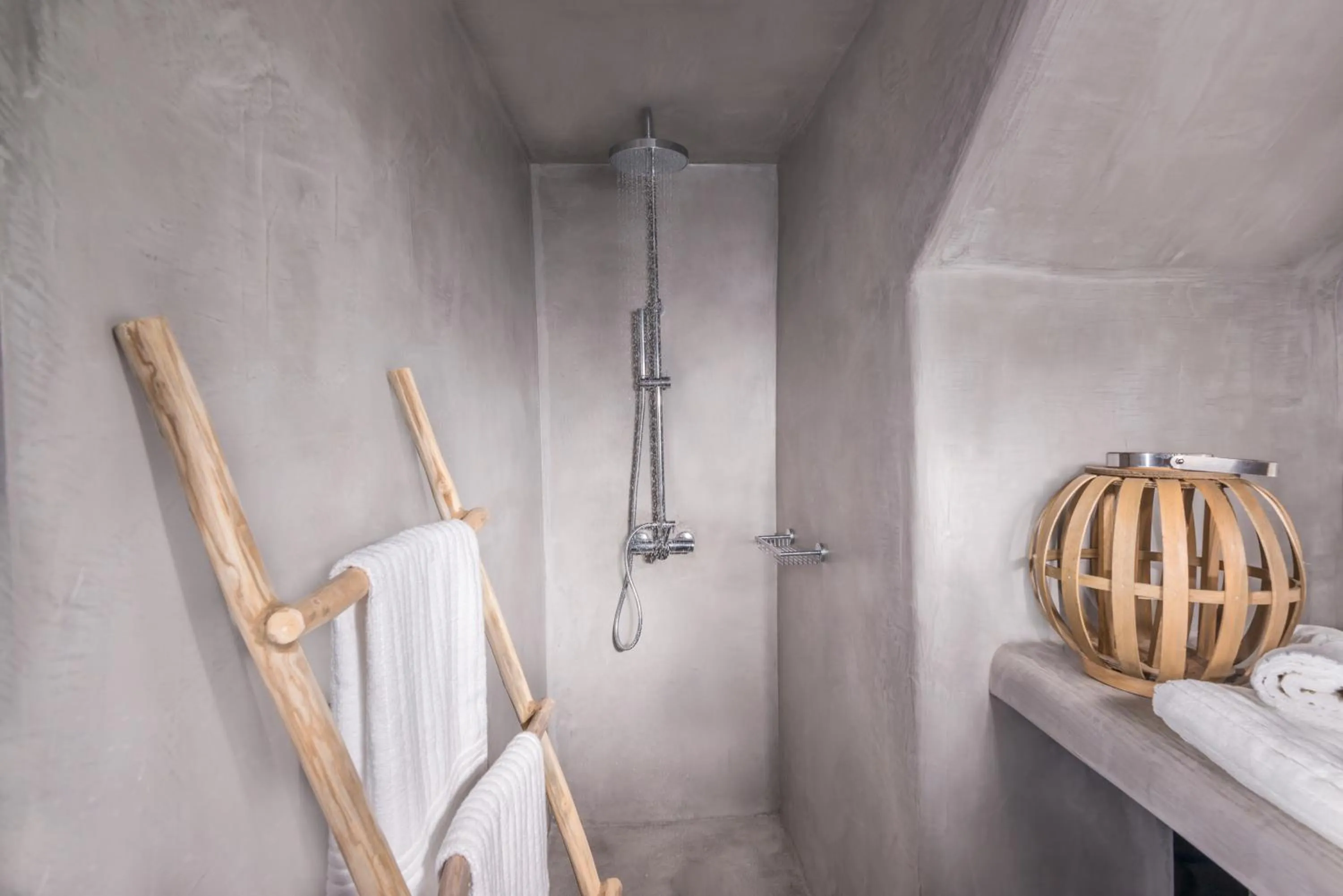 Bathroom in Kastro Mansion