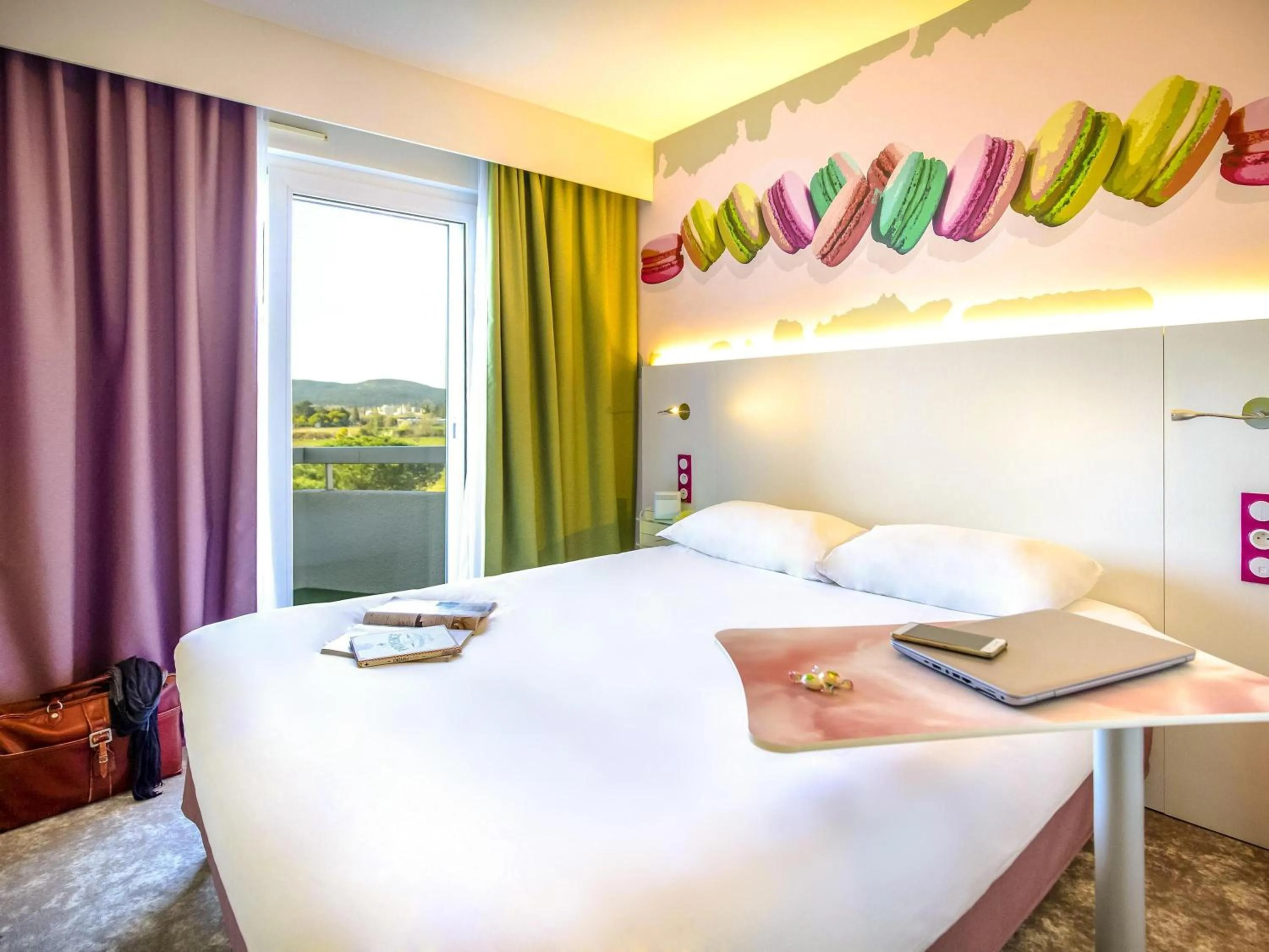 Bedroom, Bed in ibis Styles Fréjus St Raphael