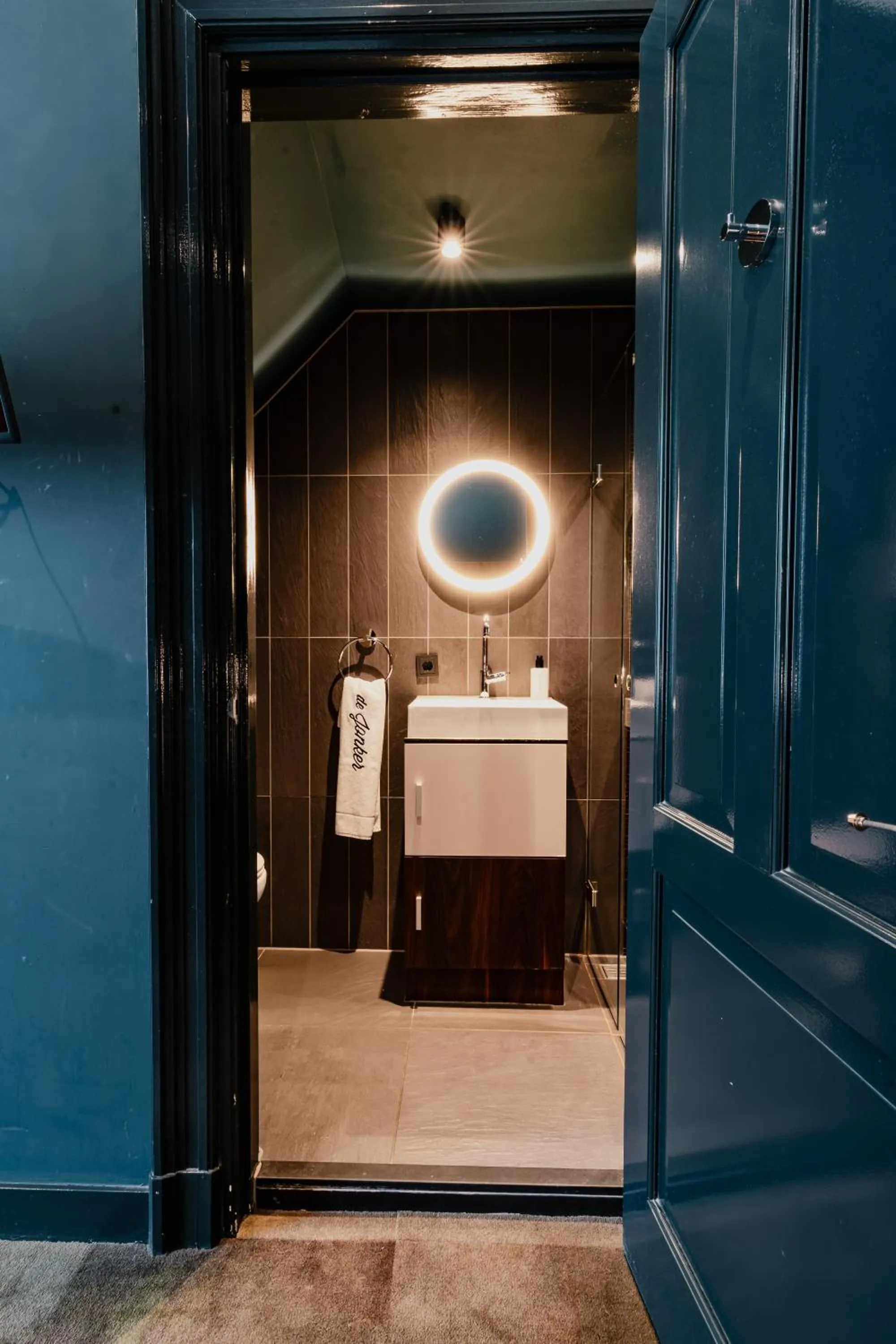 Bathroom in De Jonker Urban Suites