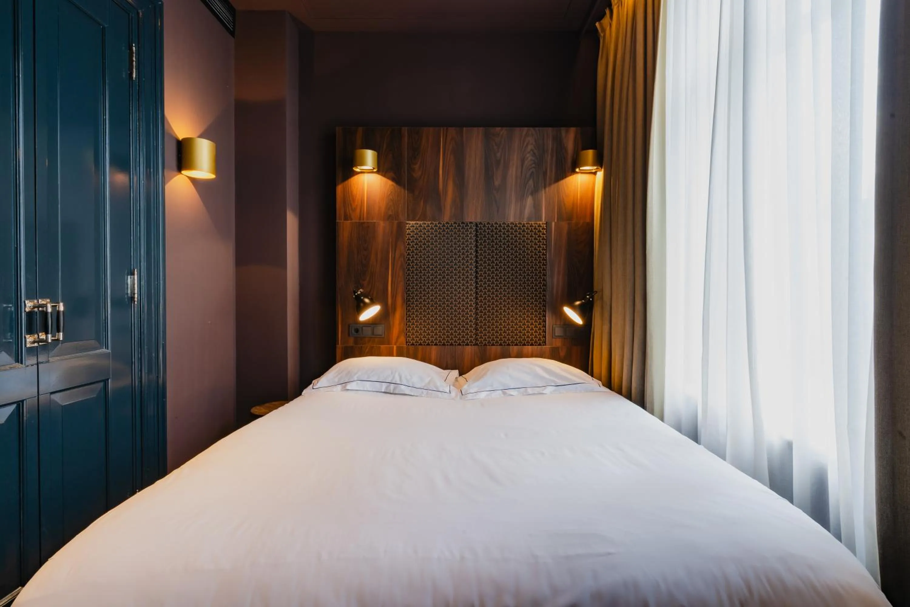 Bed in De Jonker Urban Suites