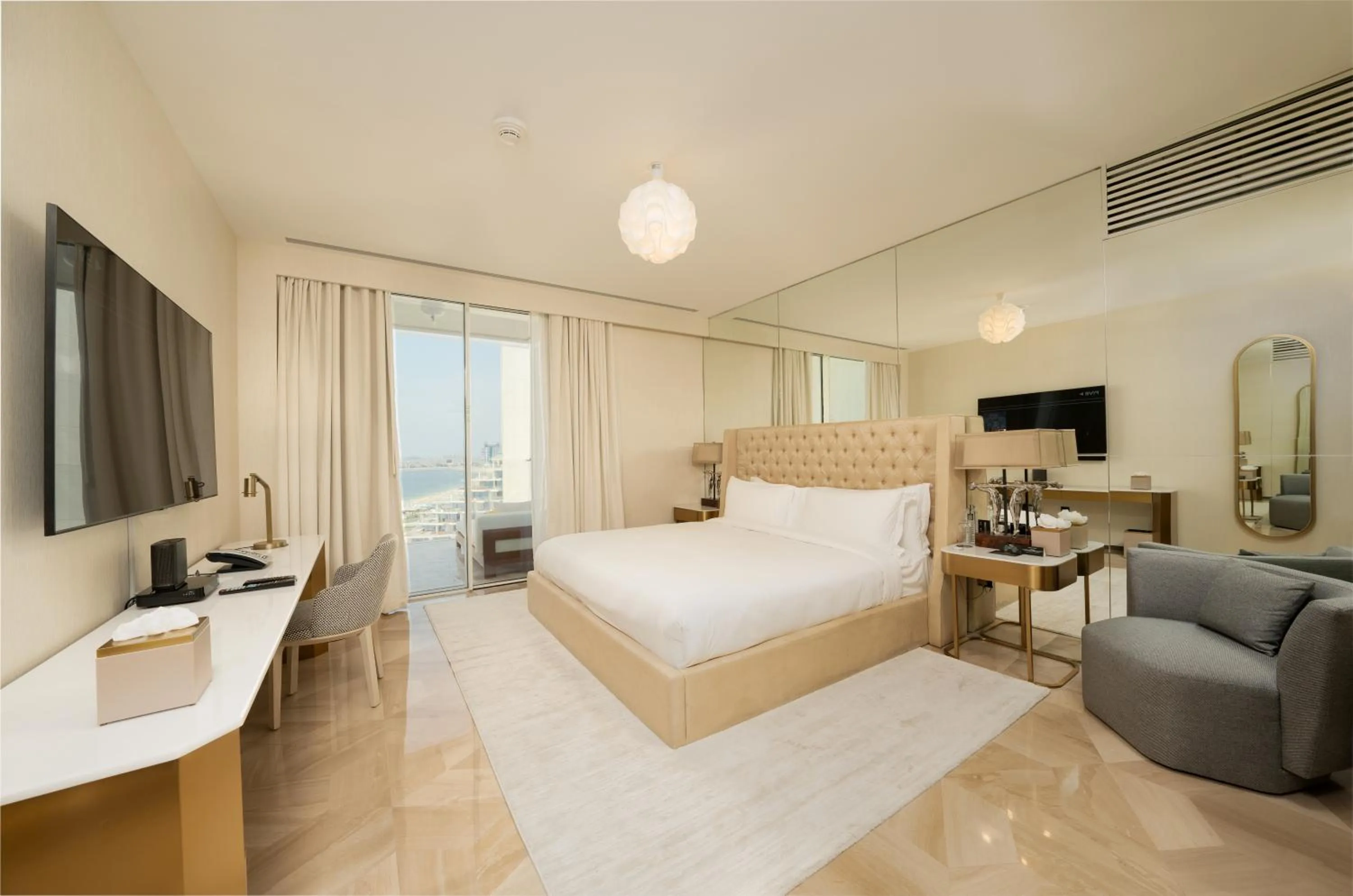 Bedroom, Bed in FIVE Palm Jumeirah Dubai