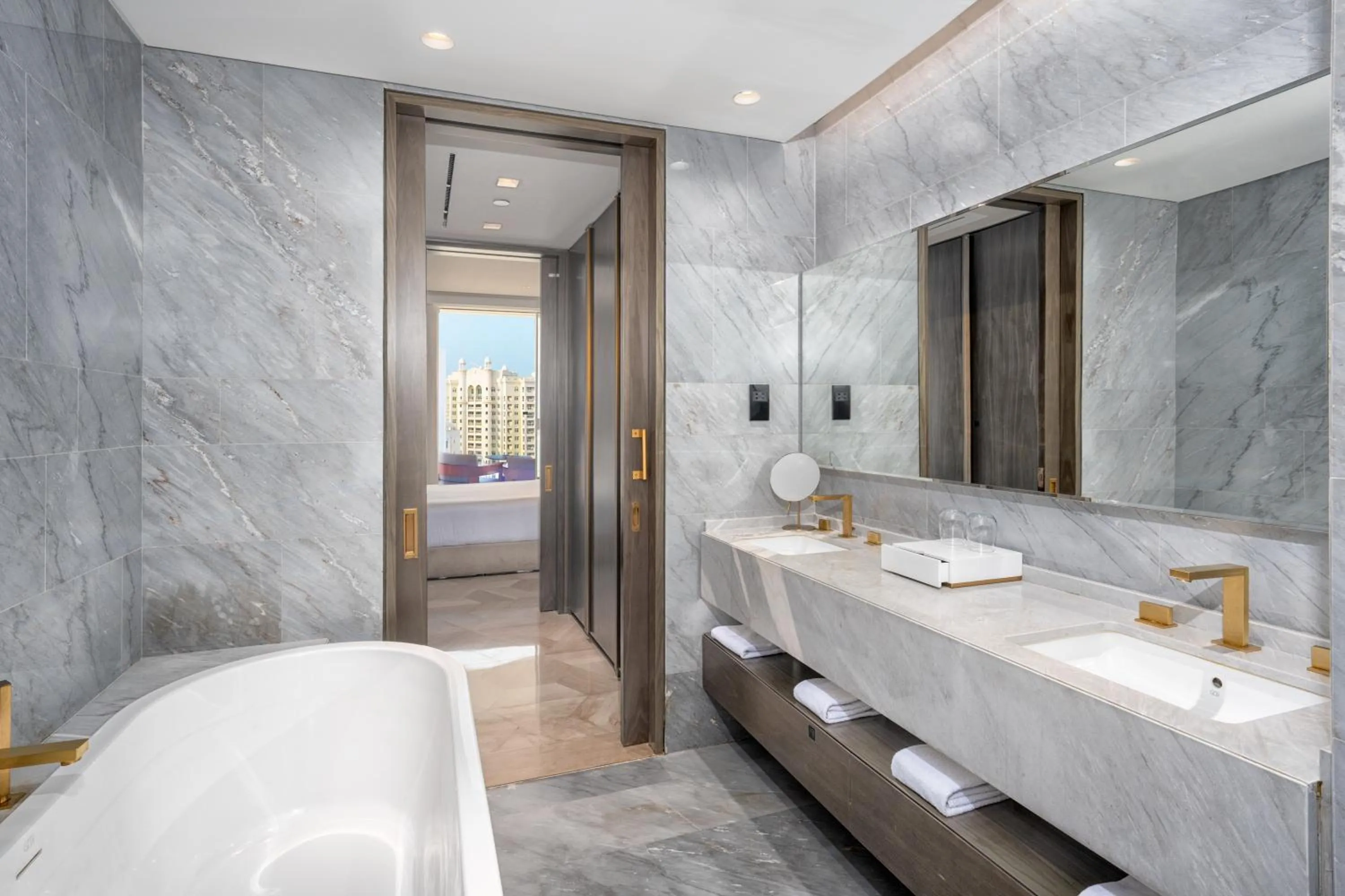 Bathroom, Bed in FIVE Palm Jumeirah Dubai