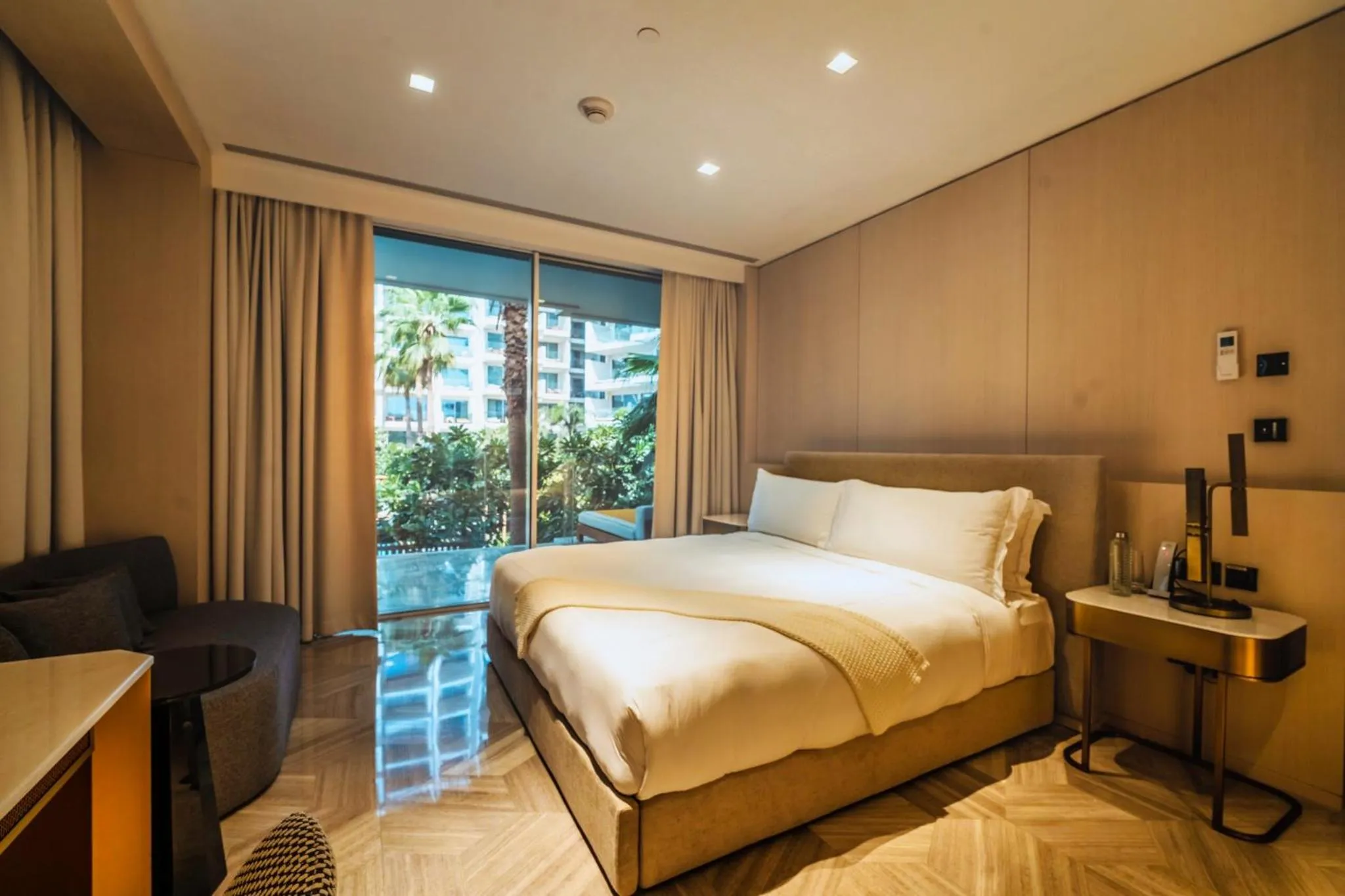 Bedroom, Bed in FIVE Palm Jumeirah Dubai