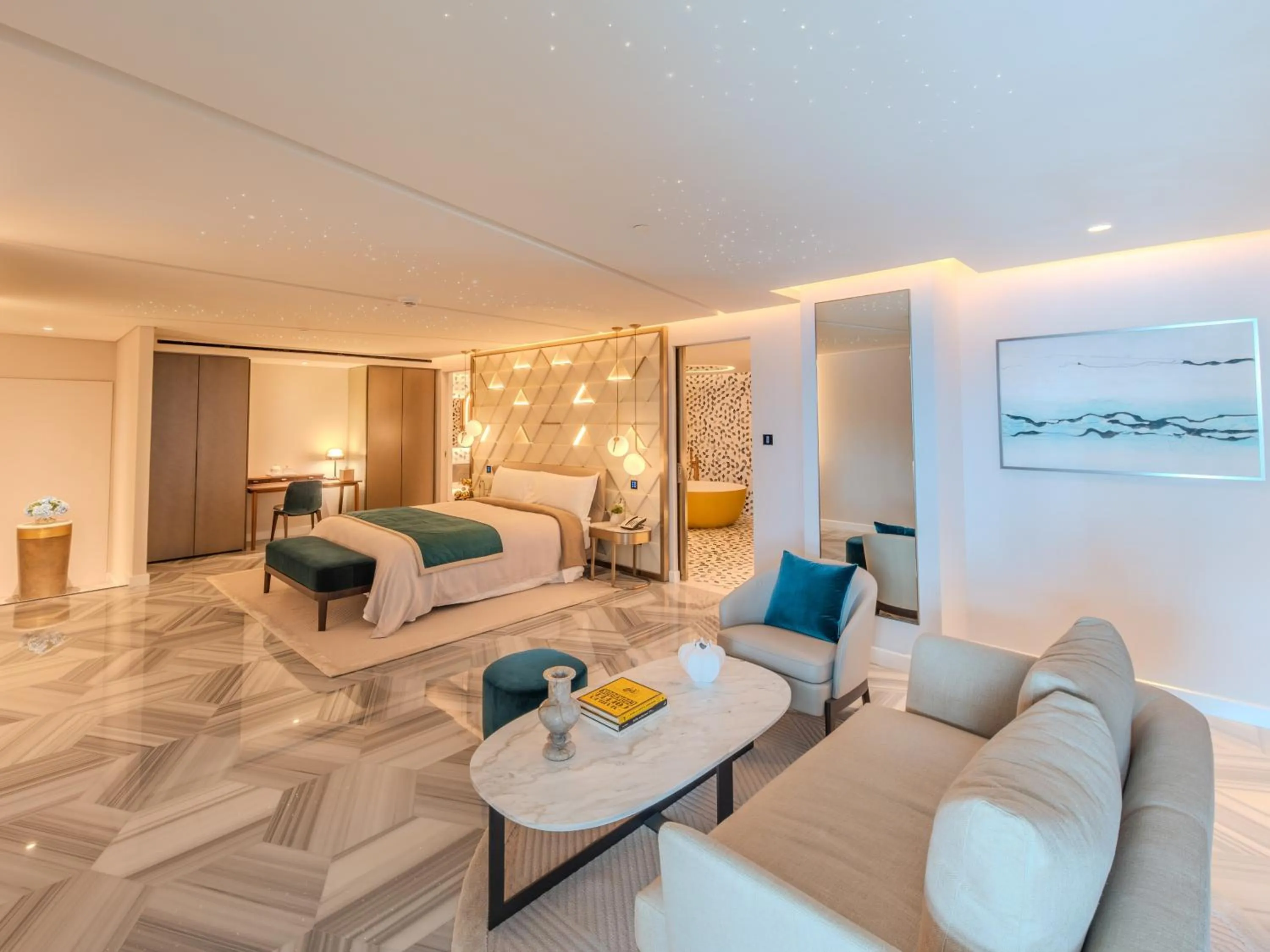 Bedroom, Bed in FIVE Palm Jumeirah Dubai