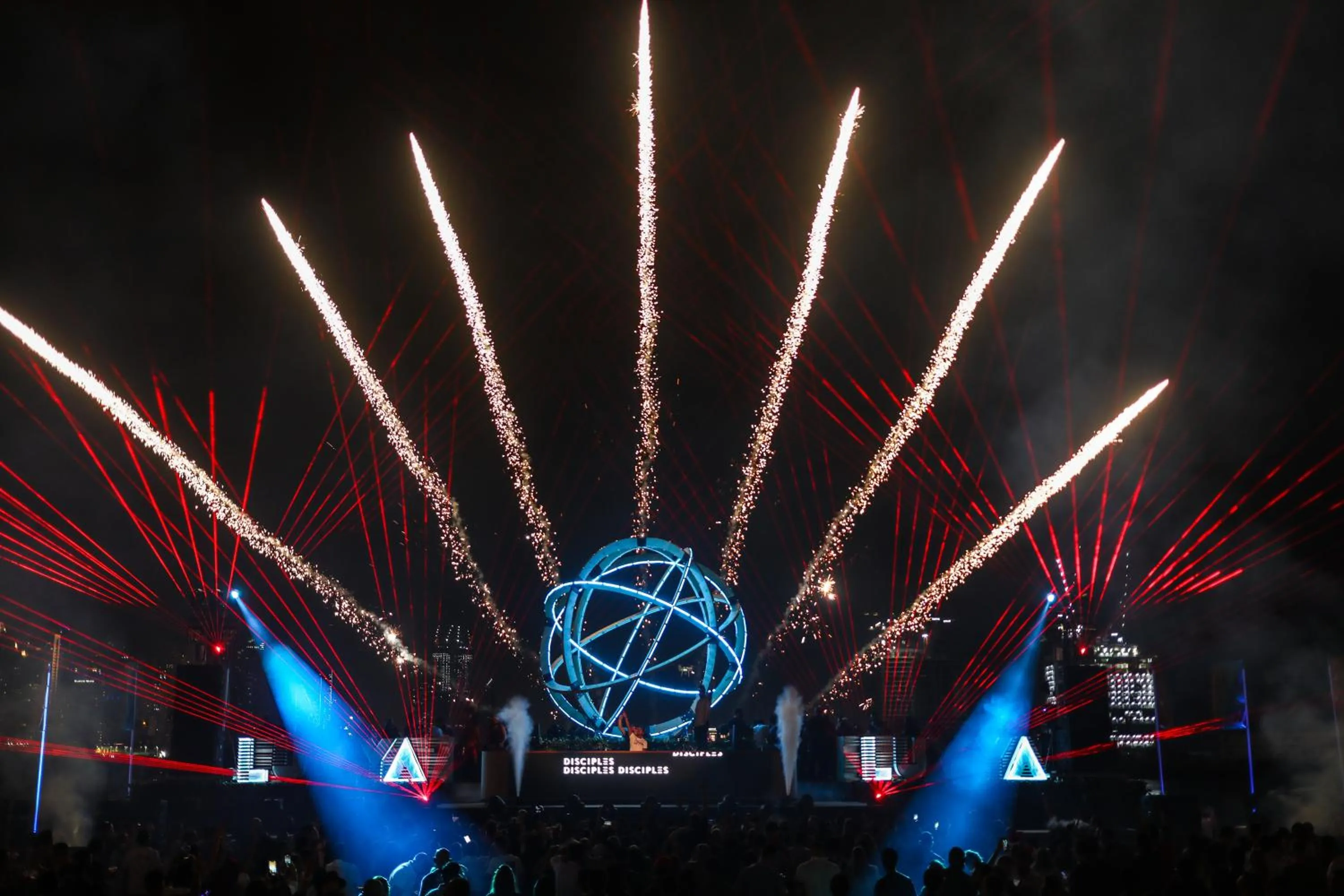 Evening entertainment in FIVE Palm Jumeirah Dubai