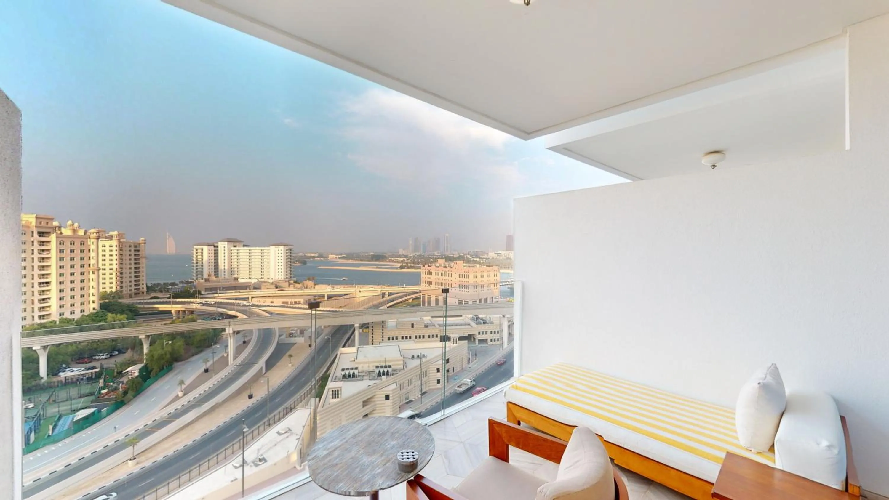 Balcony/Terrace, Bed in FIVE Palm Jumeirah Dubai