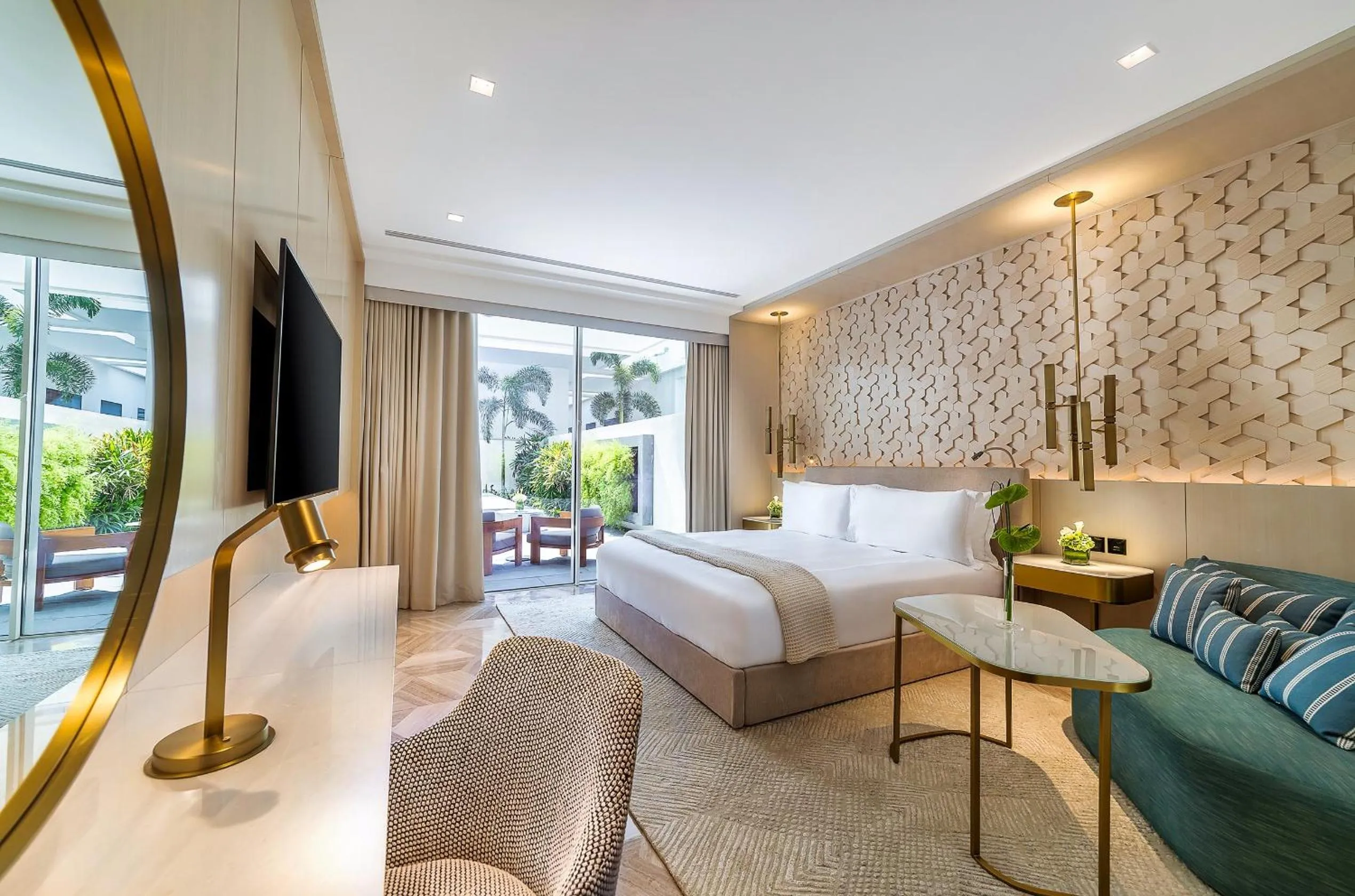 Bedroom, Bed in FIVE Palm Jumeirah Dubai