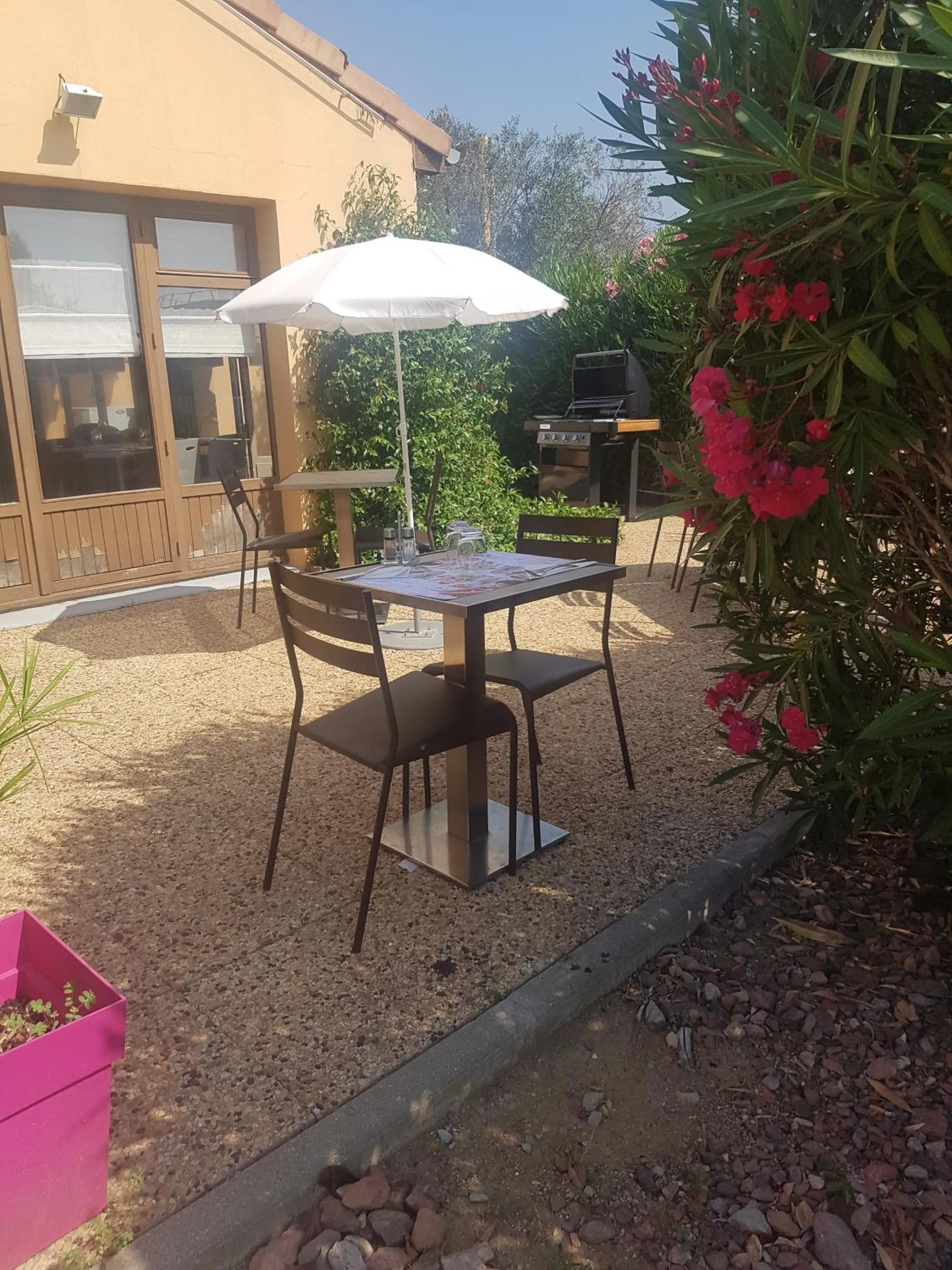 Property building in Kyriad Direct Montpellier Saint Jean De Védas - La Peyrière