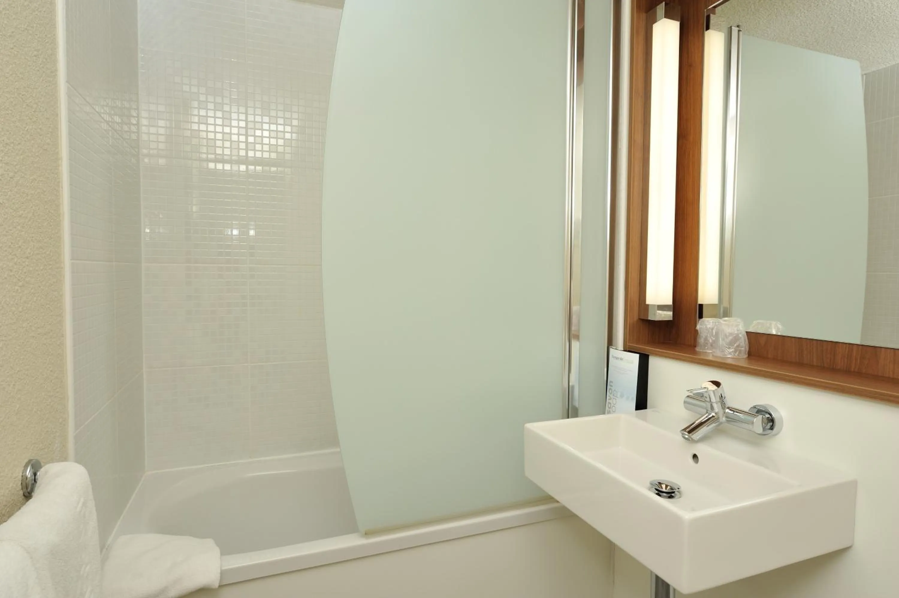 Bathroom in Campanile Orléans Ouest ~ La Chapelle-St-Mesmin