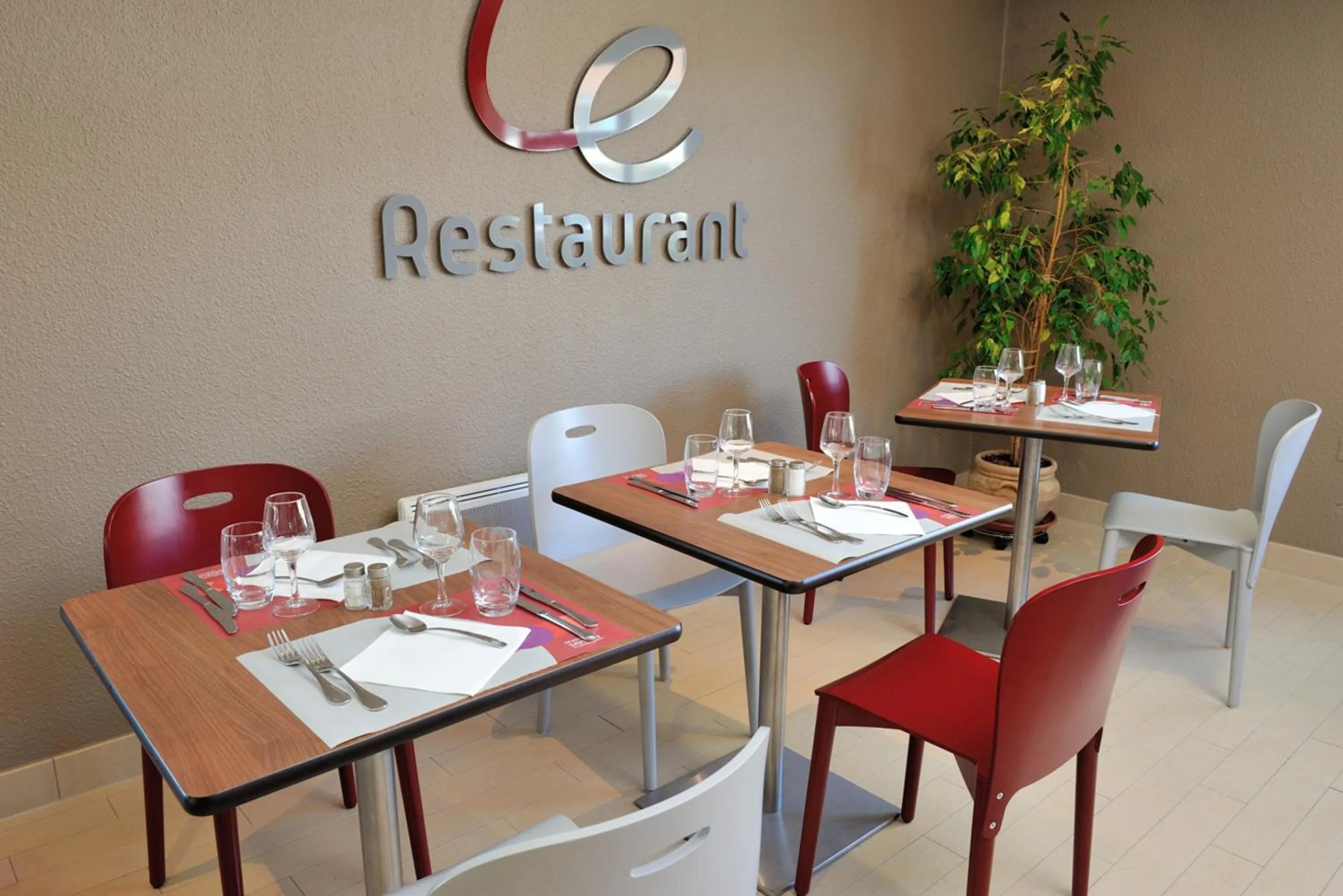 Restaurant/places to eat in Campanile Orléans Ouest ~ La Chapelle-St-Mesmin