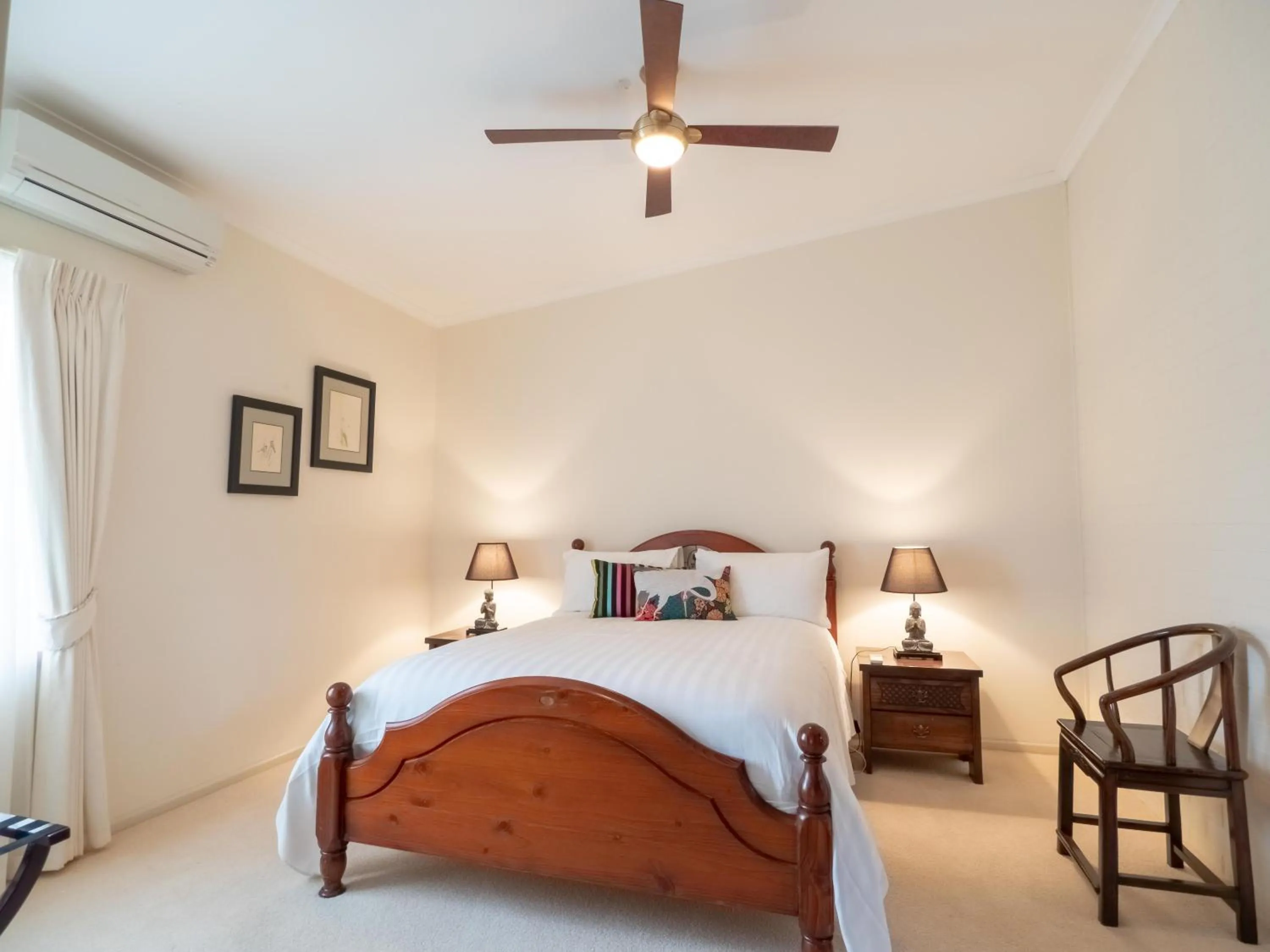 Photo of the whole room, Bed in Brigham House