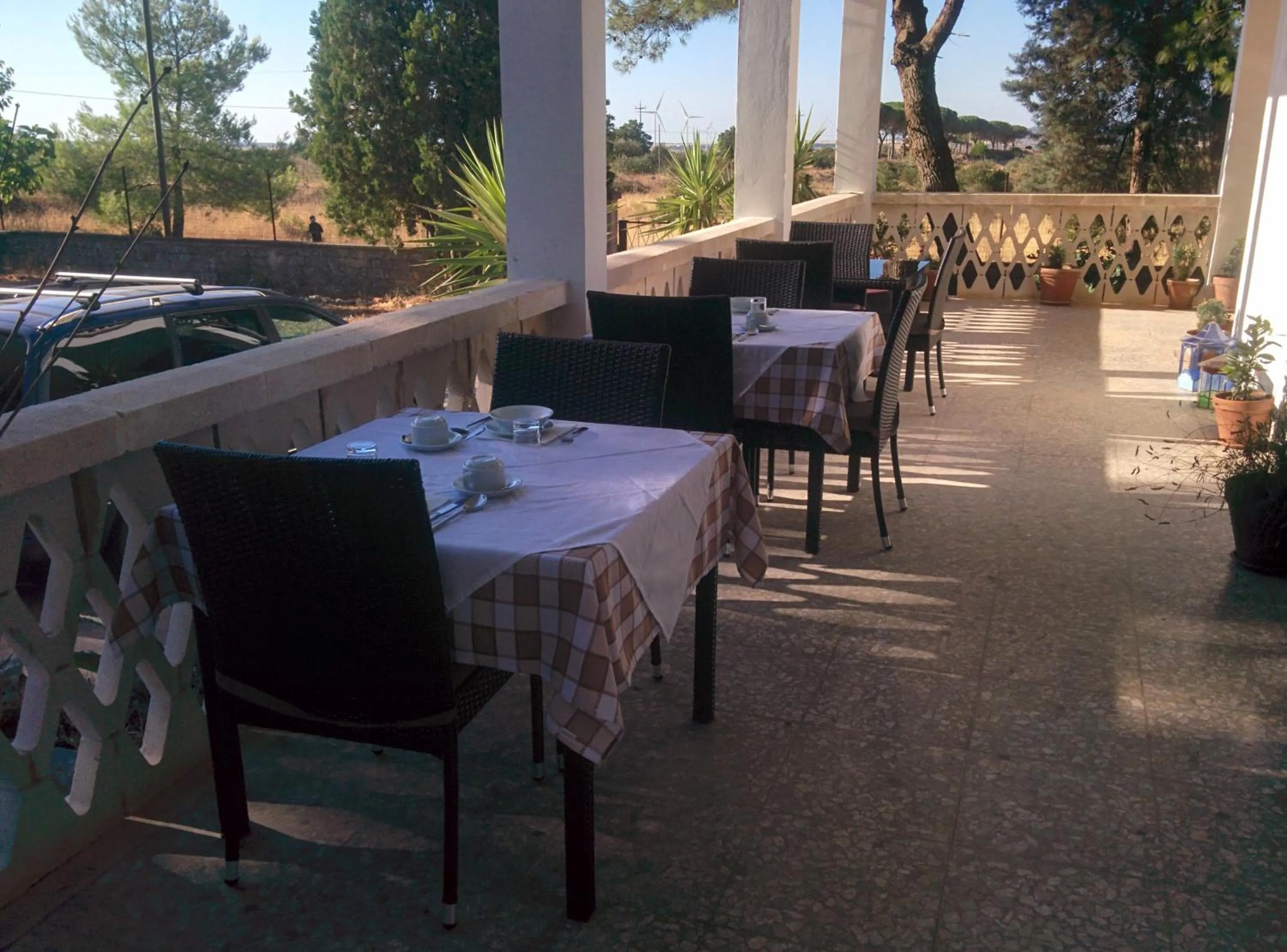 Restaurant/places to eat in Villa 2 Fields